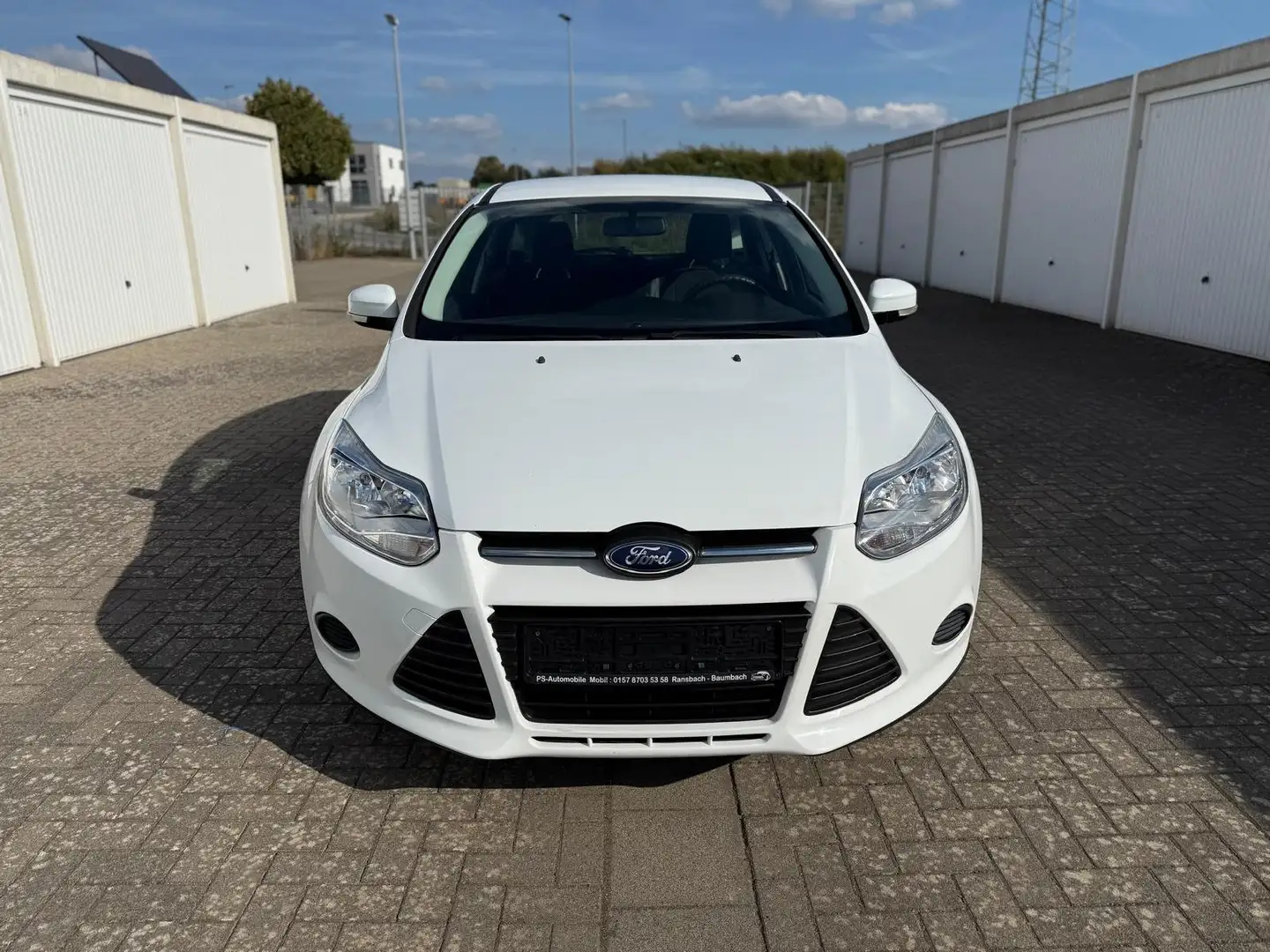 Ford Focus Ambiente Weiß - 1