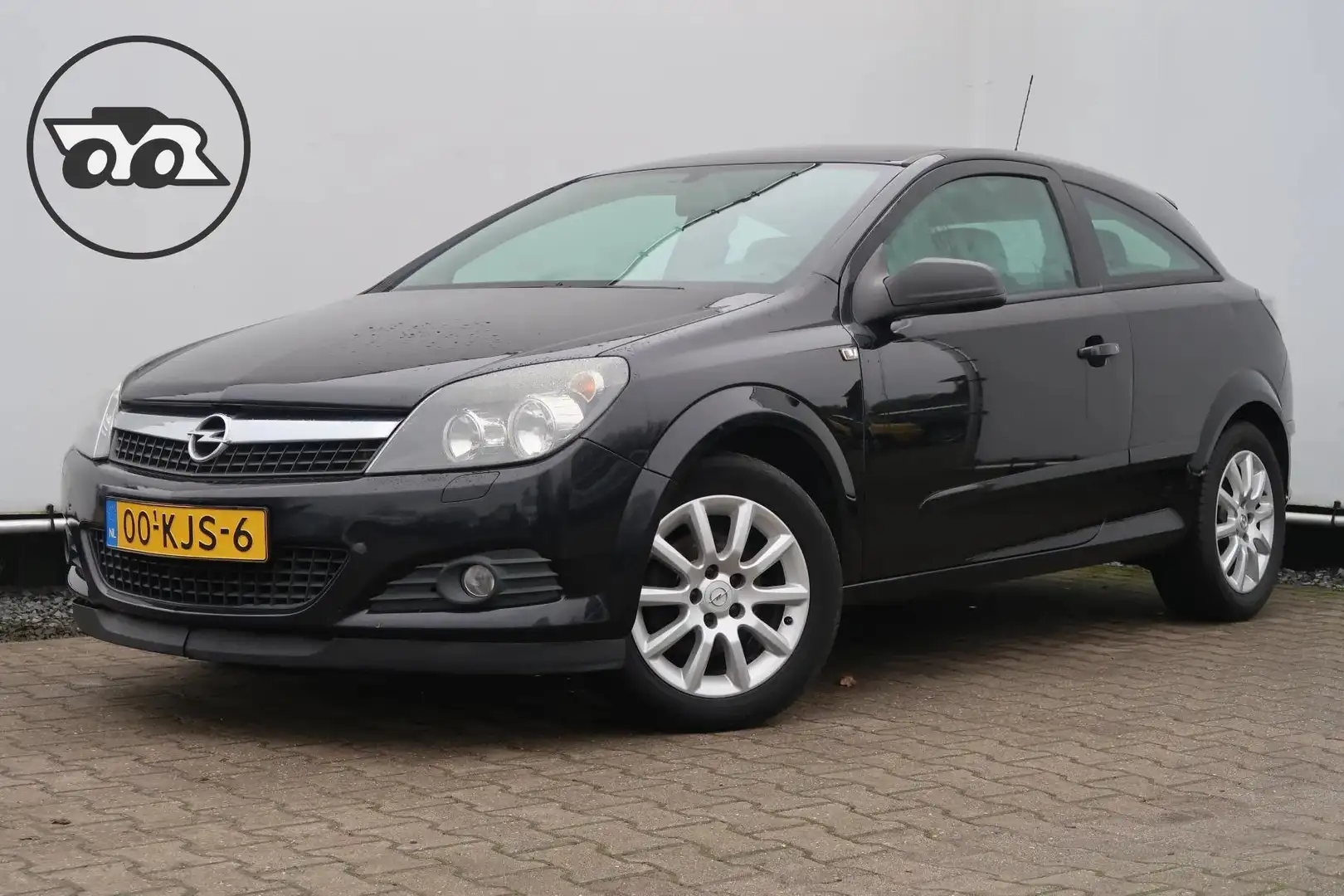 Opel Astra GTC 1.6 NAVI/CRUISE Zwart - 1