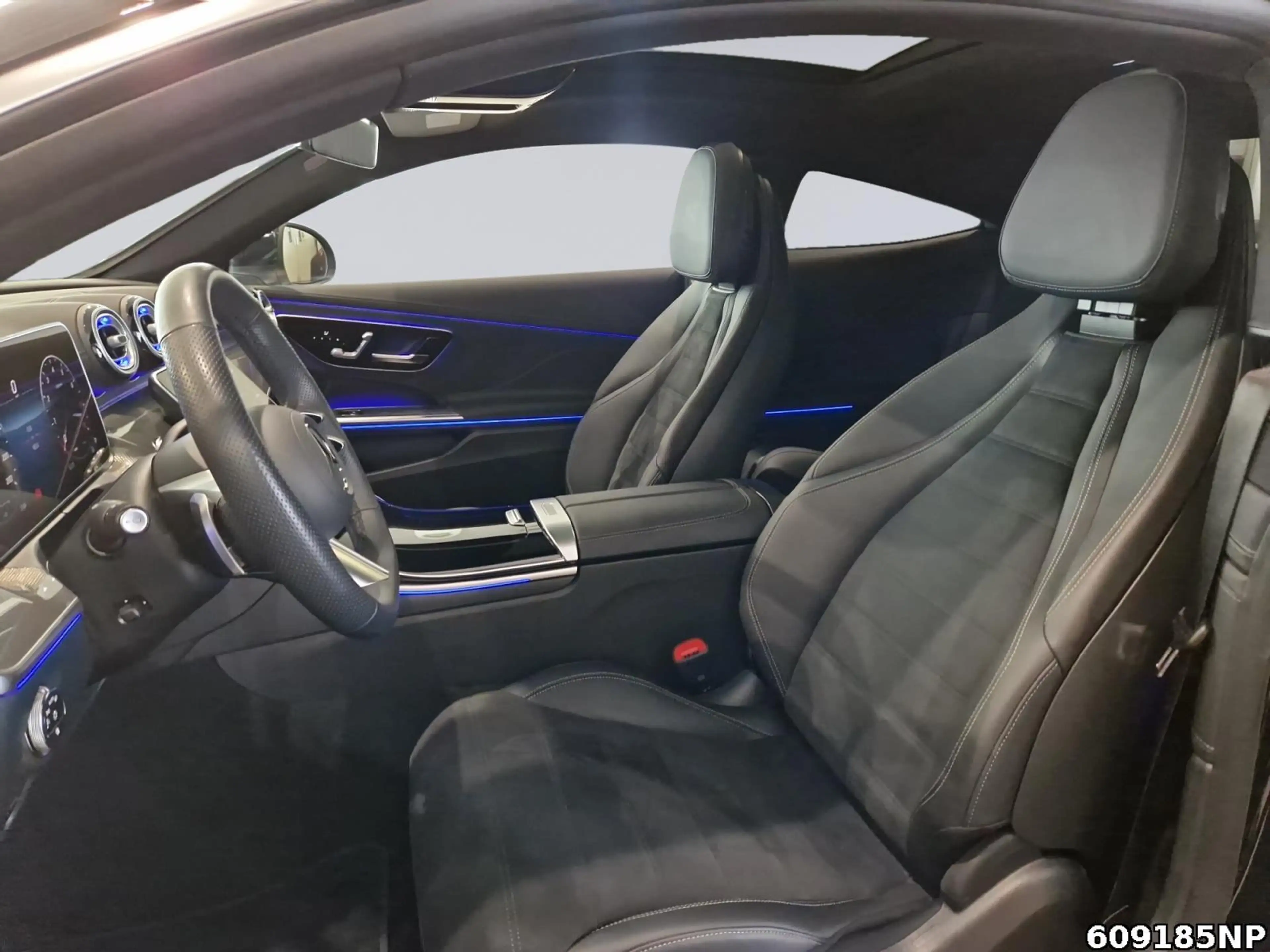 Mercedes-Benz CLE 300 4M AMG Coupé Pano Digital-Light 360° — photo 11