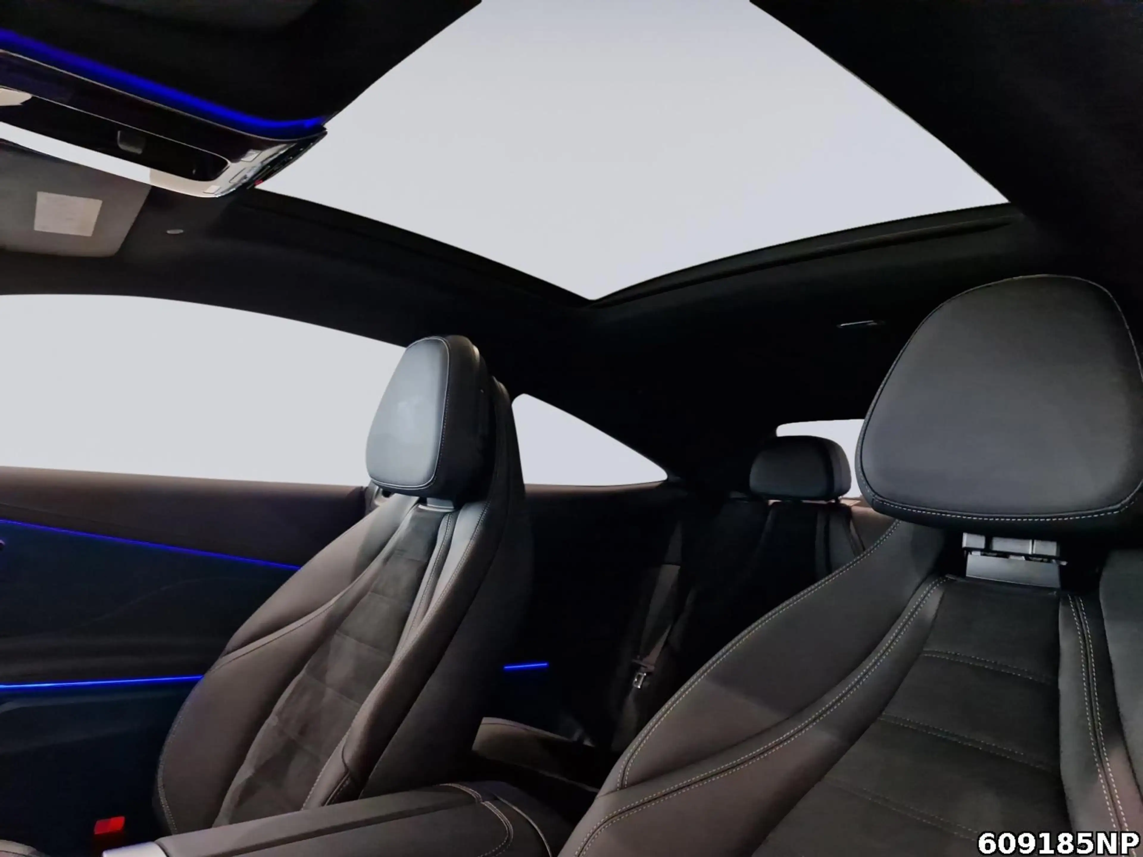 Mercedes-Benz CLE 300 4M AMG Coupé Pano Digital-Light 360° — photo 13