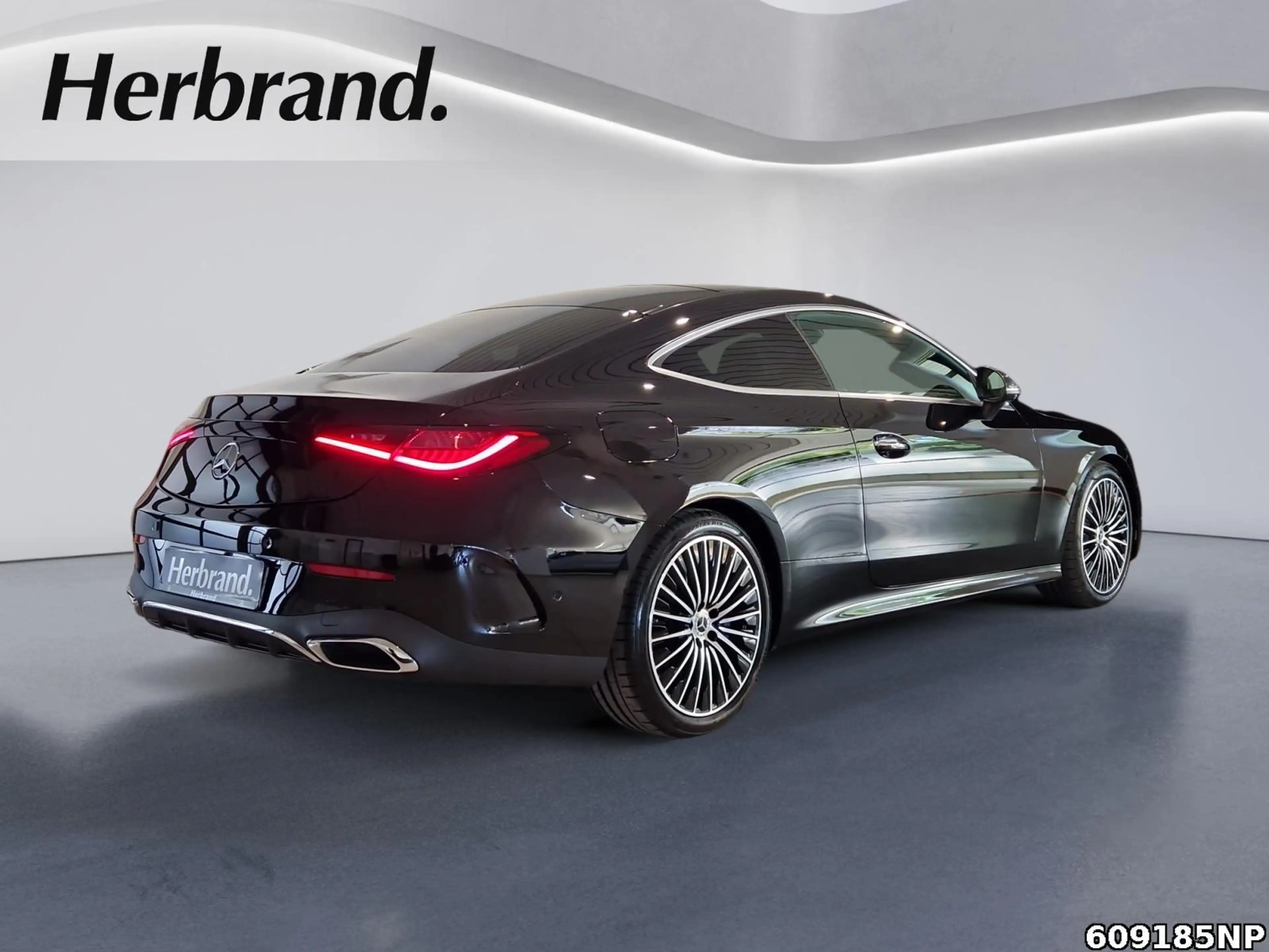 Mercedes-Benz CLE 300 4M AMG Coupé Pano Digital-Light 360° — photo 3