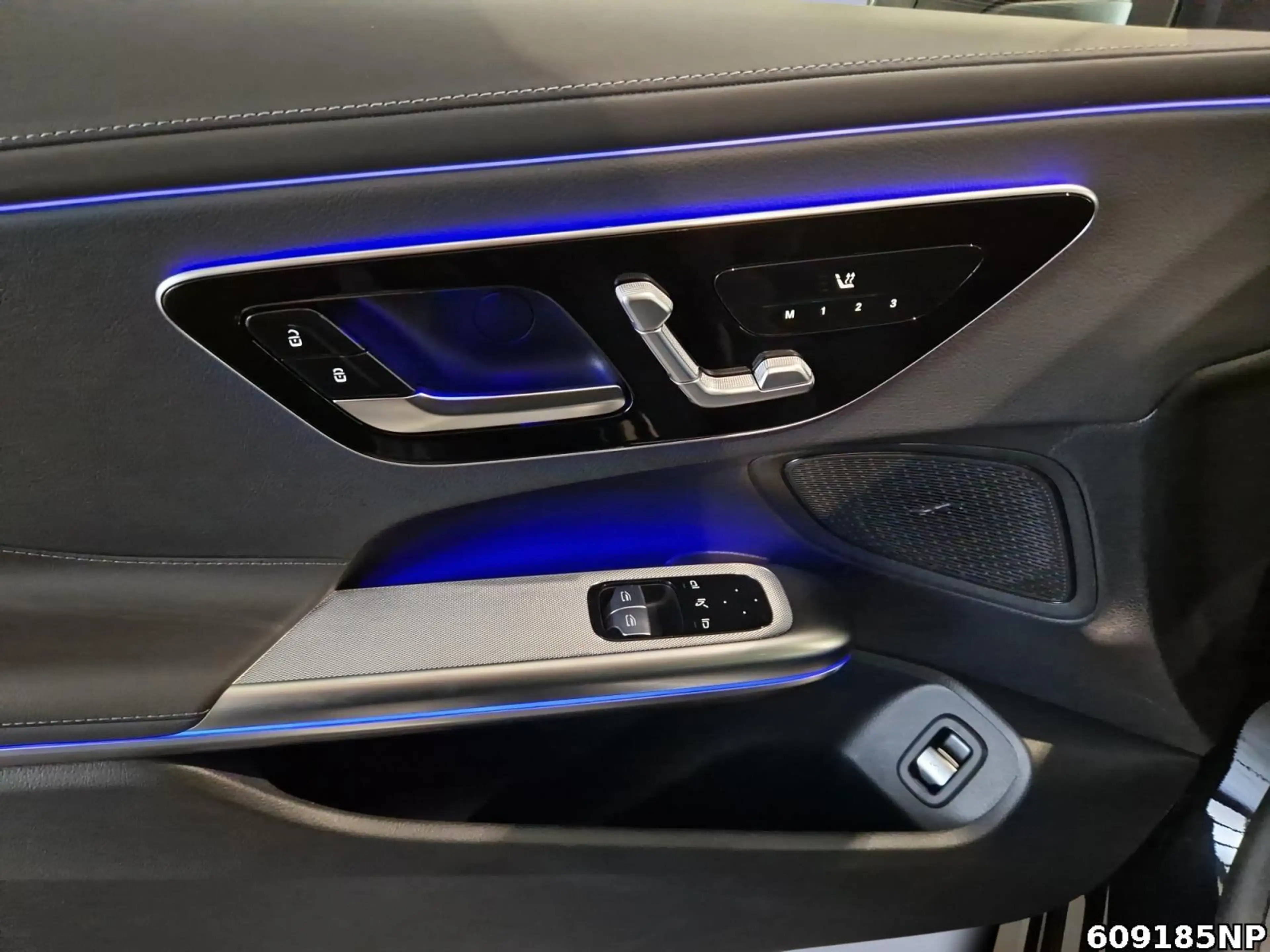 Mercedes-Benz CLE 300 4M AMG Coupé Pano Digital-Light 360° — photo 14