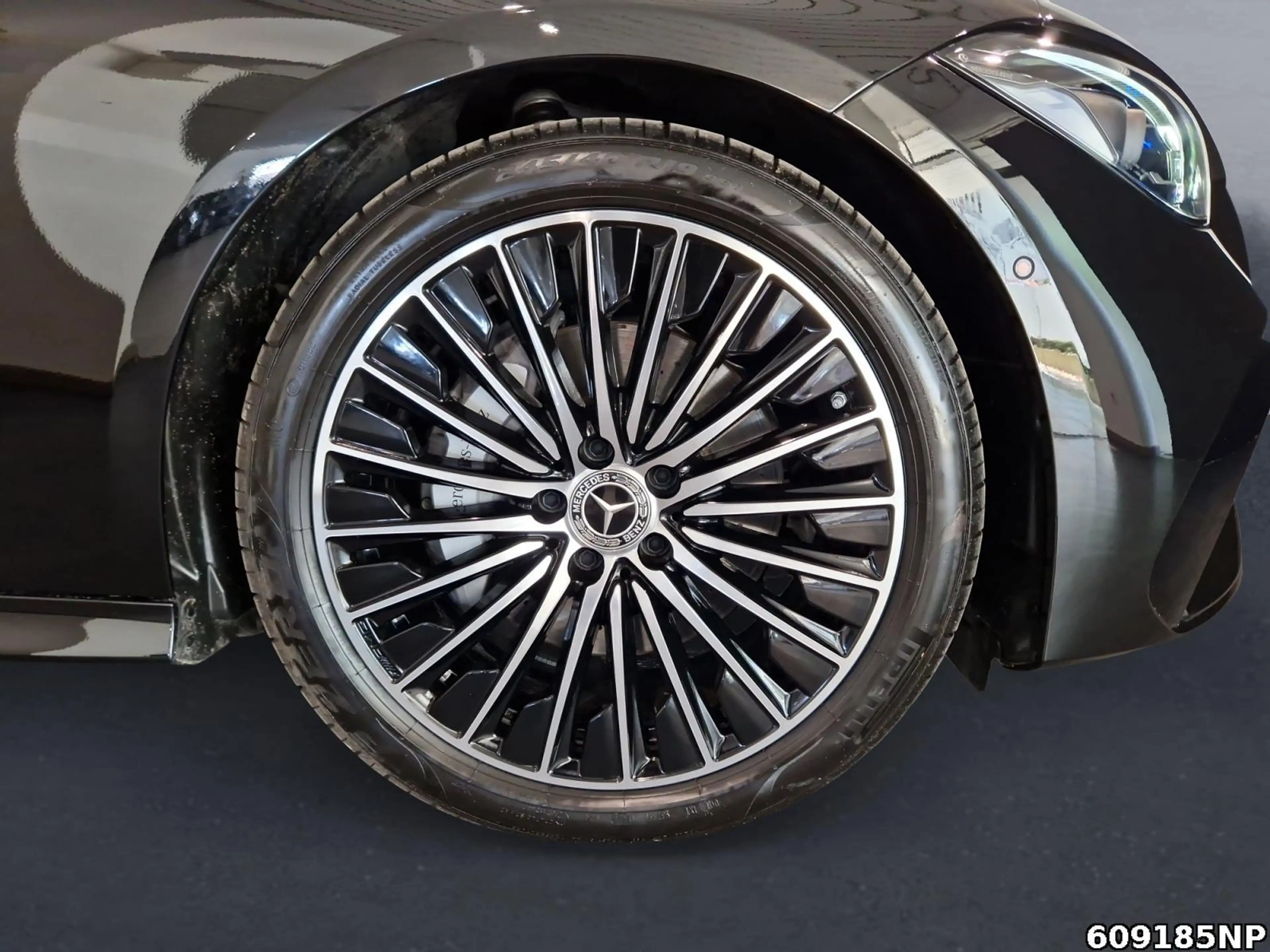 Mercedes-Benz CLE 300 4M AMG Coupé Pano Digital-Light 360° — photo 5