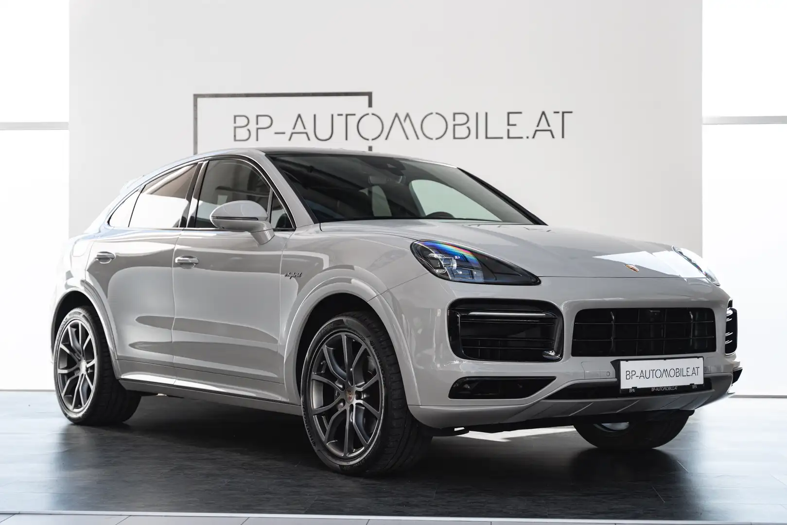 Porsche Cayenne Coupe E-Hybrid PHEV 17,9 kWh Aut. // WENIG KM // Grijs - 2