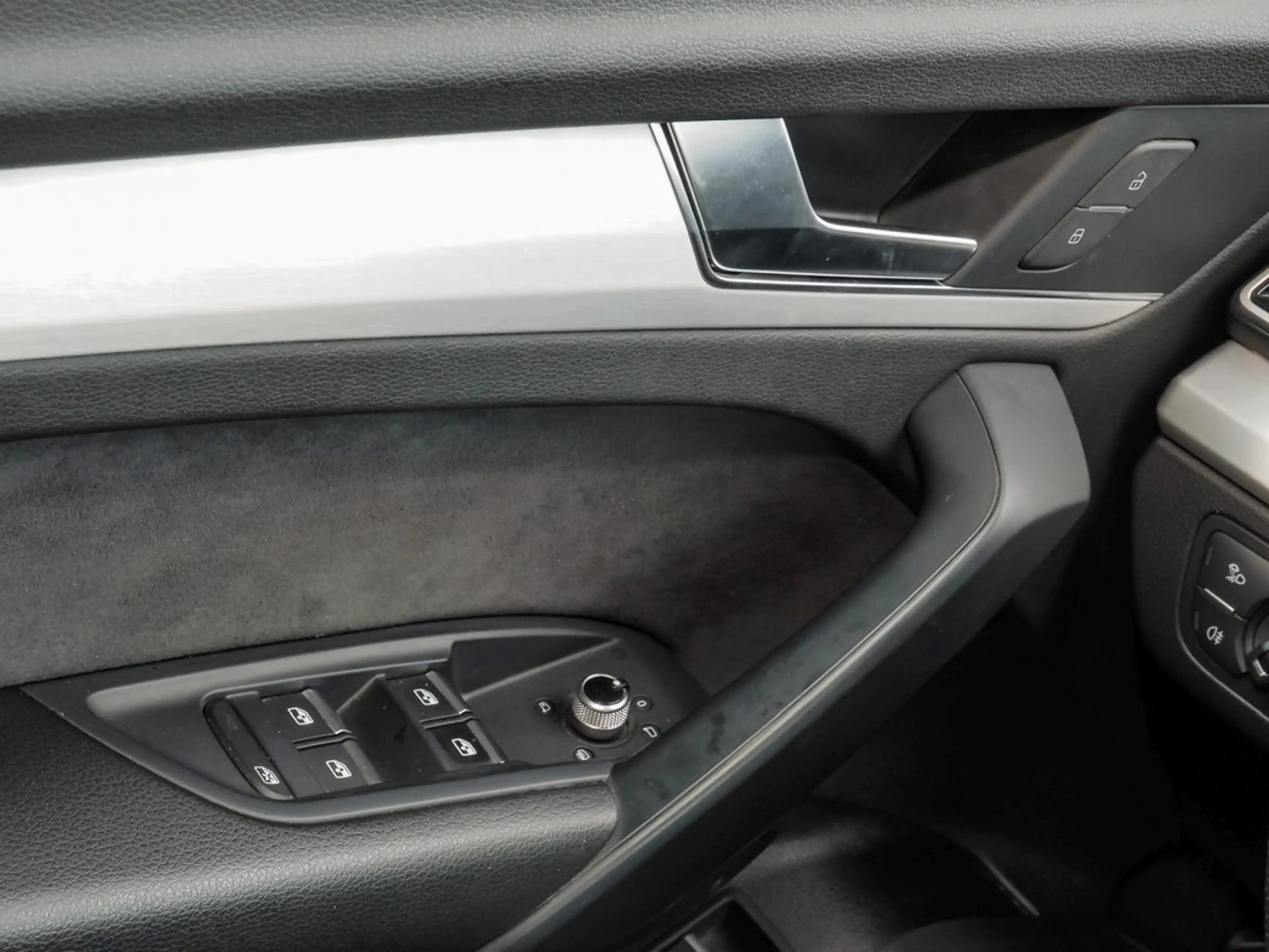 Audi Q5 50 TFSI e quattro S line PANO*AHK*R-CAM*NAVI*AC... — photo 17