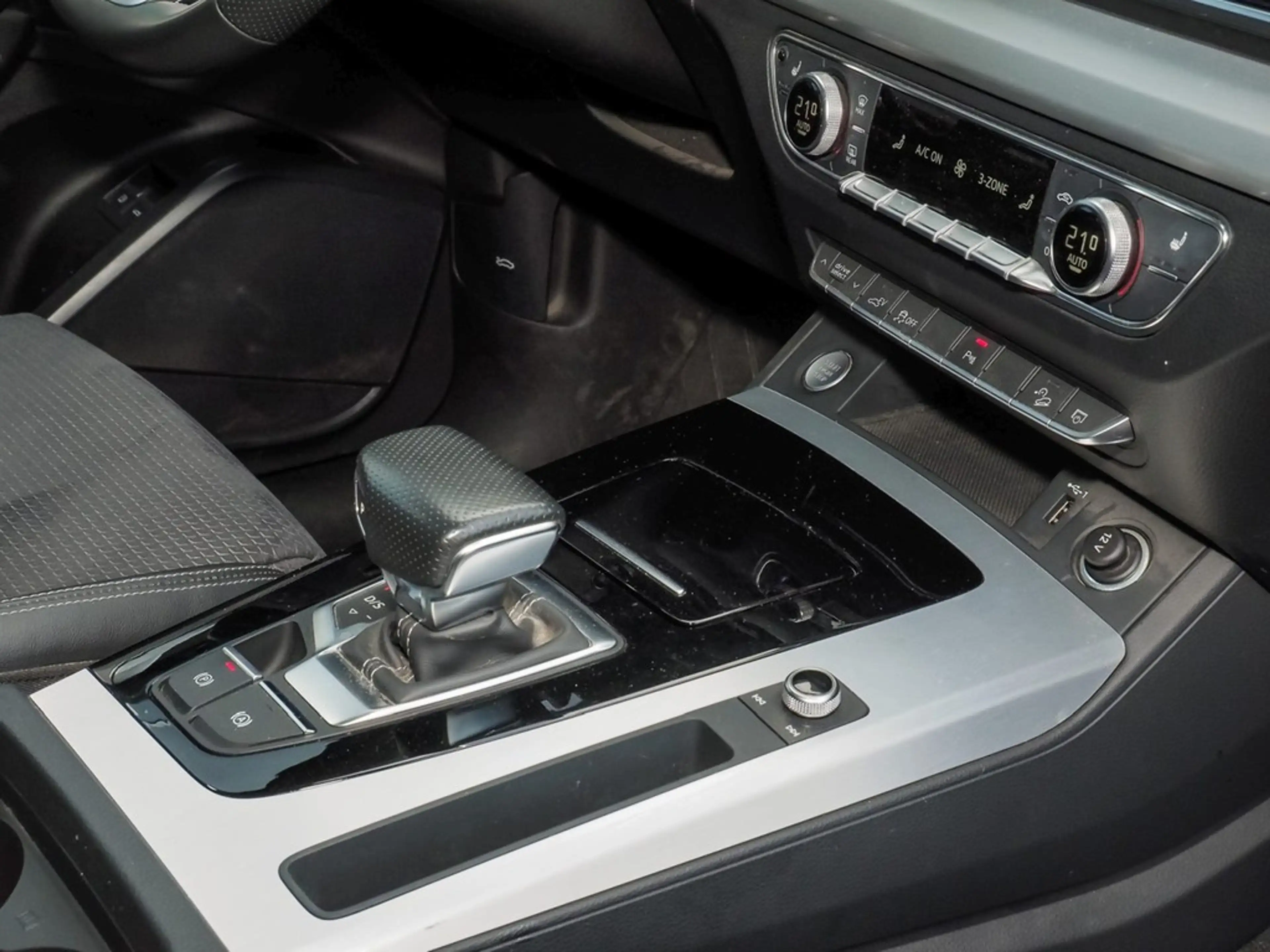Audi Q5 50 TFSI e quattro S line PANO*AHK*R-CAM*NAVI*AC... — photo 14