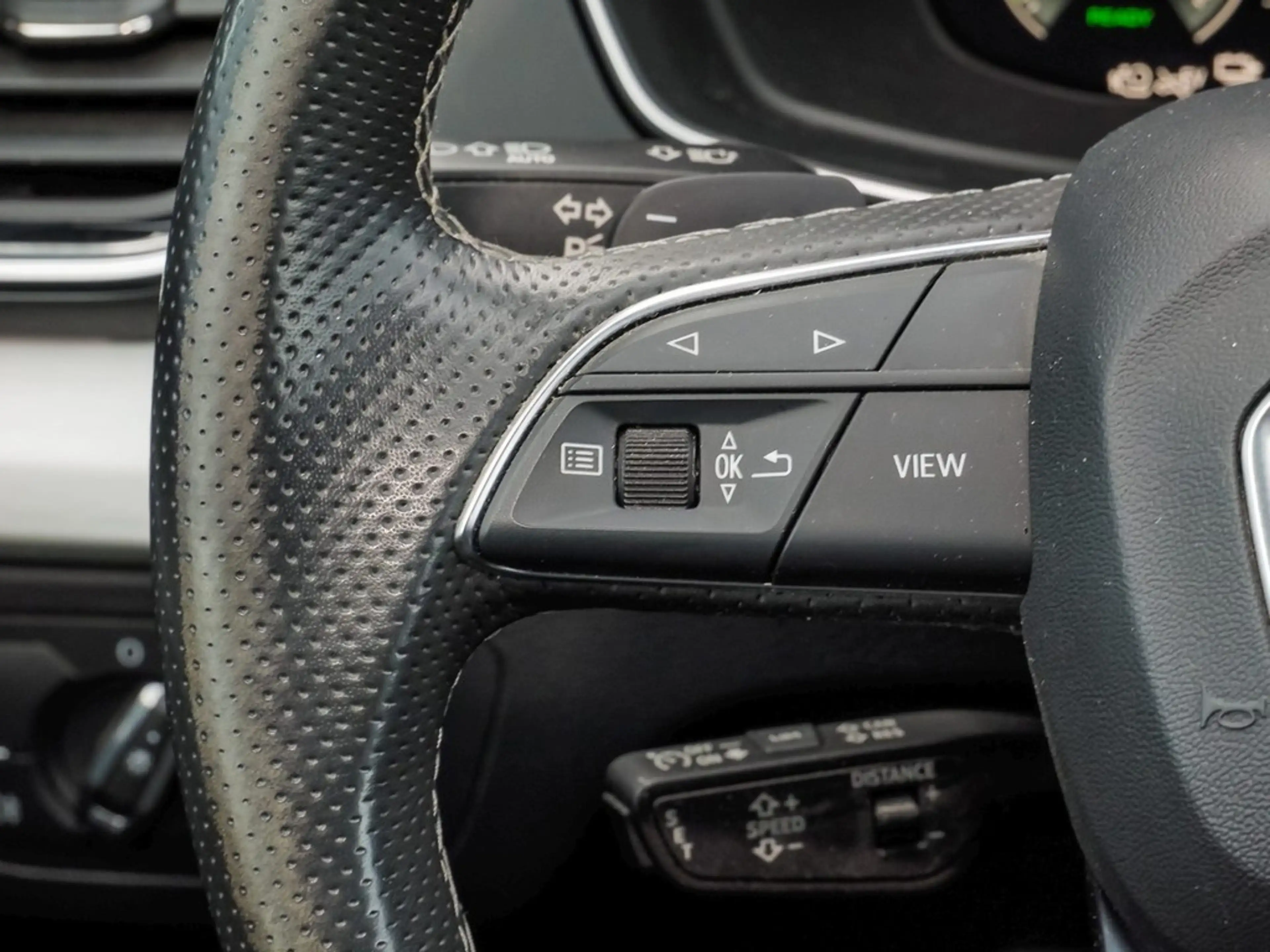 Audi Q5 50 TFSI e quattro S line PANO*AHK*R-CAM*NAVI*AC... — photo 18