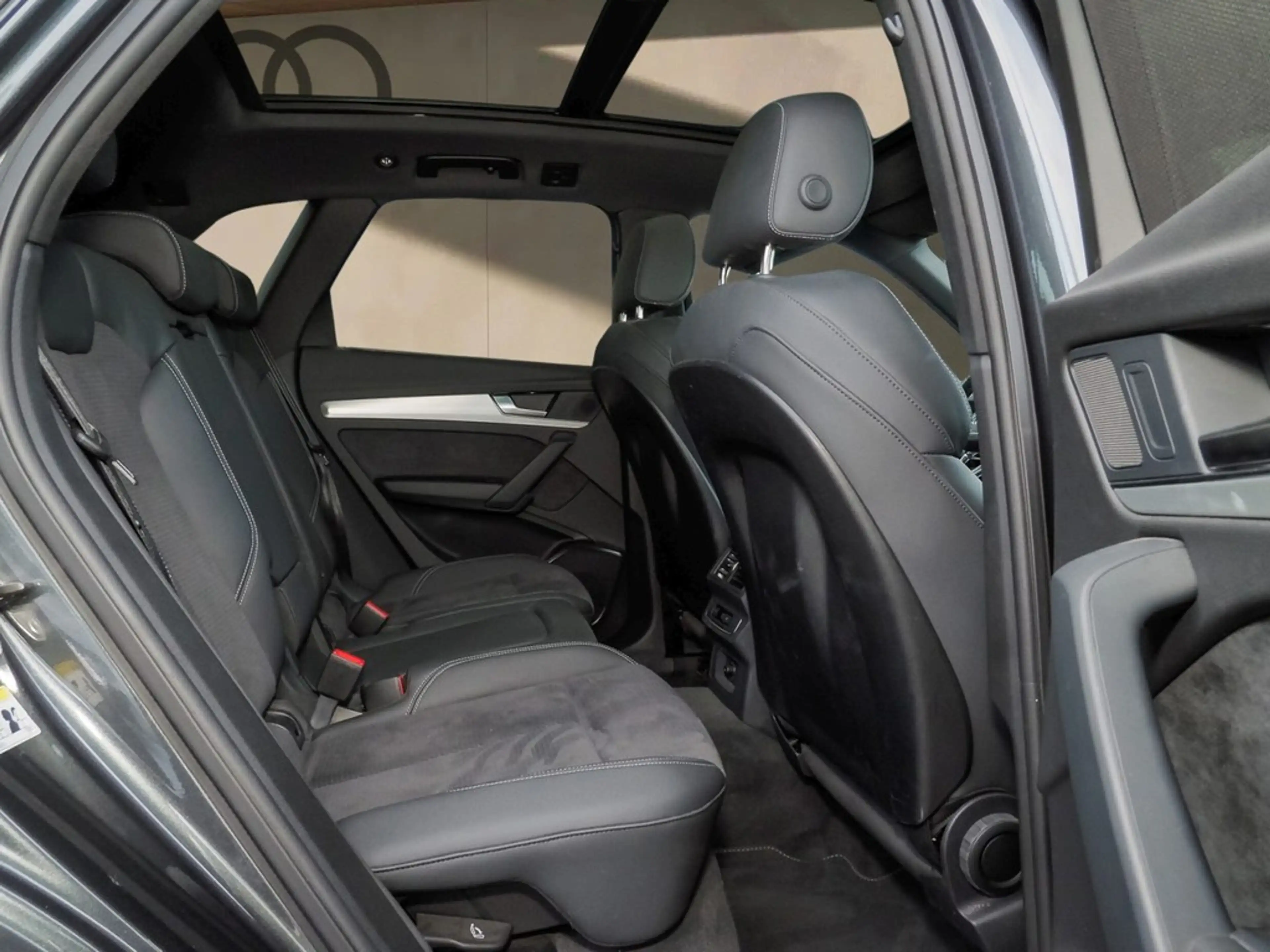 Audi Q5 50 TFSI e quattro S line PANO*AHK*R-CAM*NAVI*AC... — photo 9