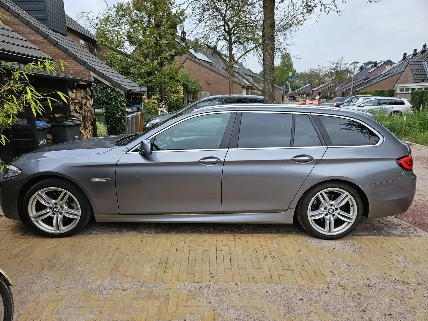 BMW 520 520i M-Sport Gri - 1