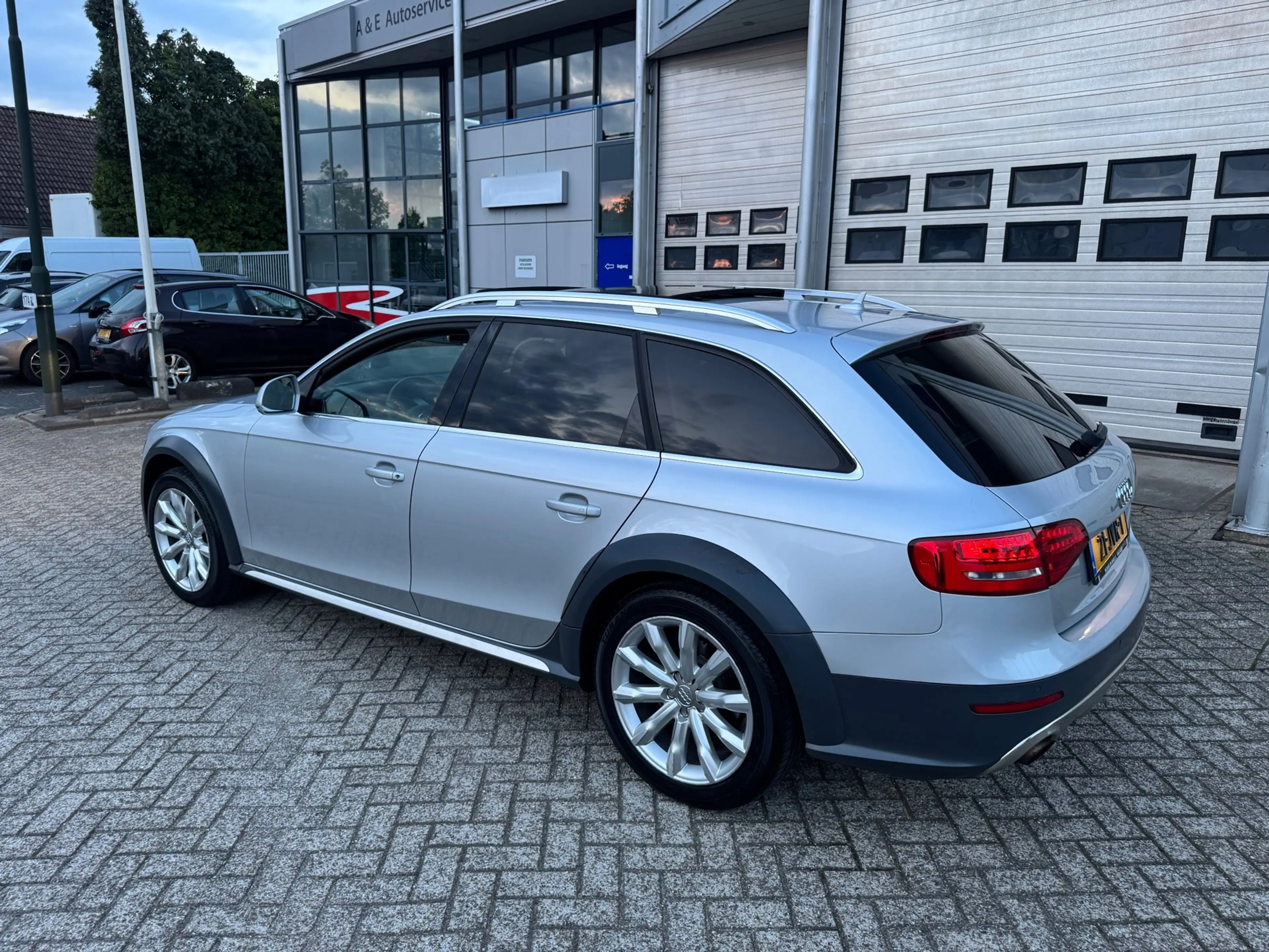 Audi A4 allroad quattro 2.0 TFSI Pro Line Panodak,Half leer,Trkhaa — photo 11