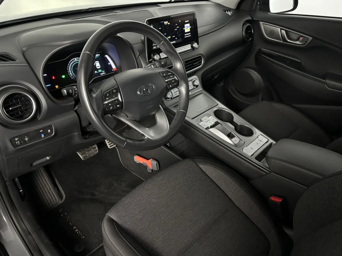 Hyundai KONA EV Comfort Smart 39 kWh | Warmtepomp | Navigatie | Grau - 2