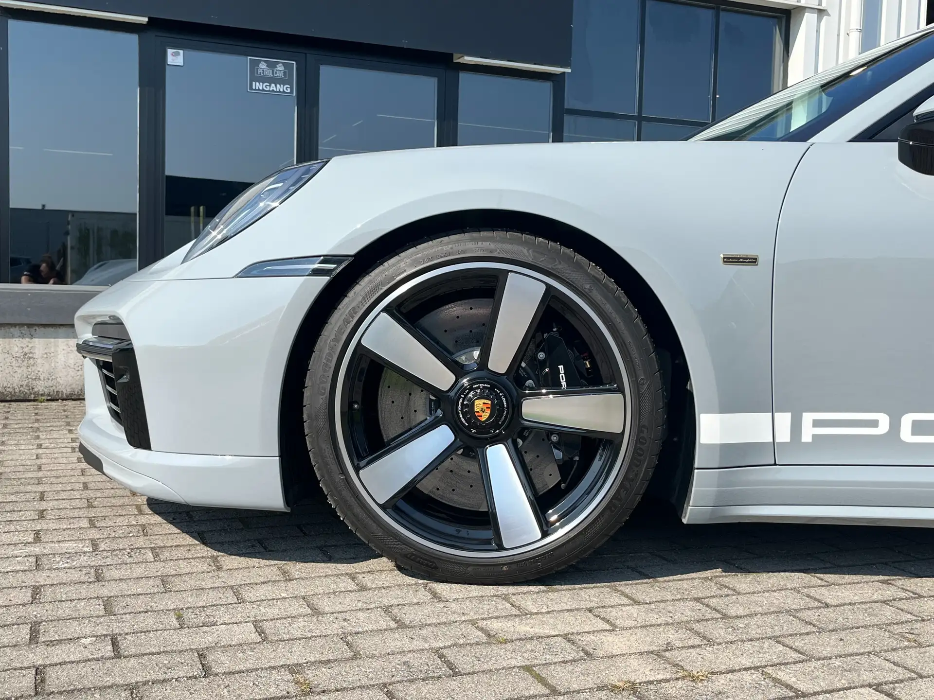 포르쉐 911 Sport Classic 2022 화이트 사진 8