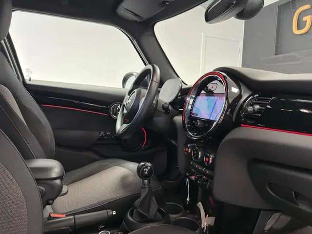 MINI One — photo 13