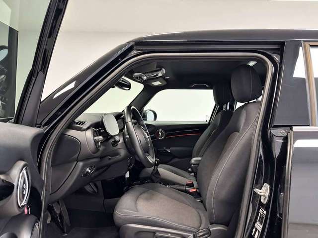 MINI One — photo 11