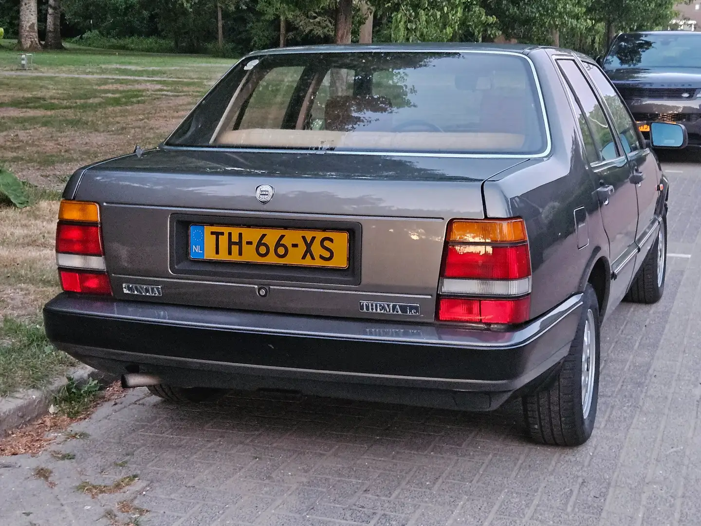 Lancia Thema 2.0 i.e. 1e serie, org. NL, NAP 138000km, TOPSTAAT Gris - 1