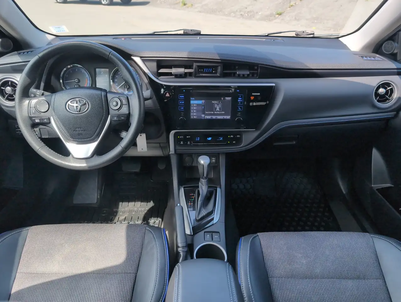 Toyota Corolla снимка Toyota Corolla