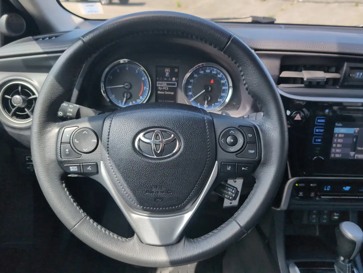 Toyota Corolla снимка Toyota Corolla