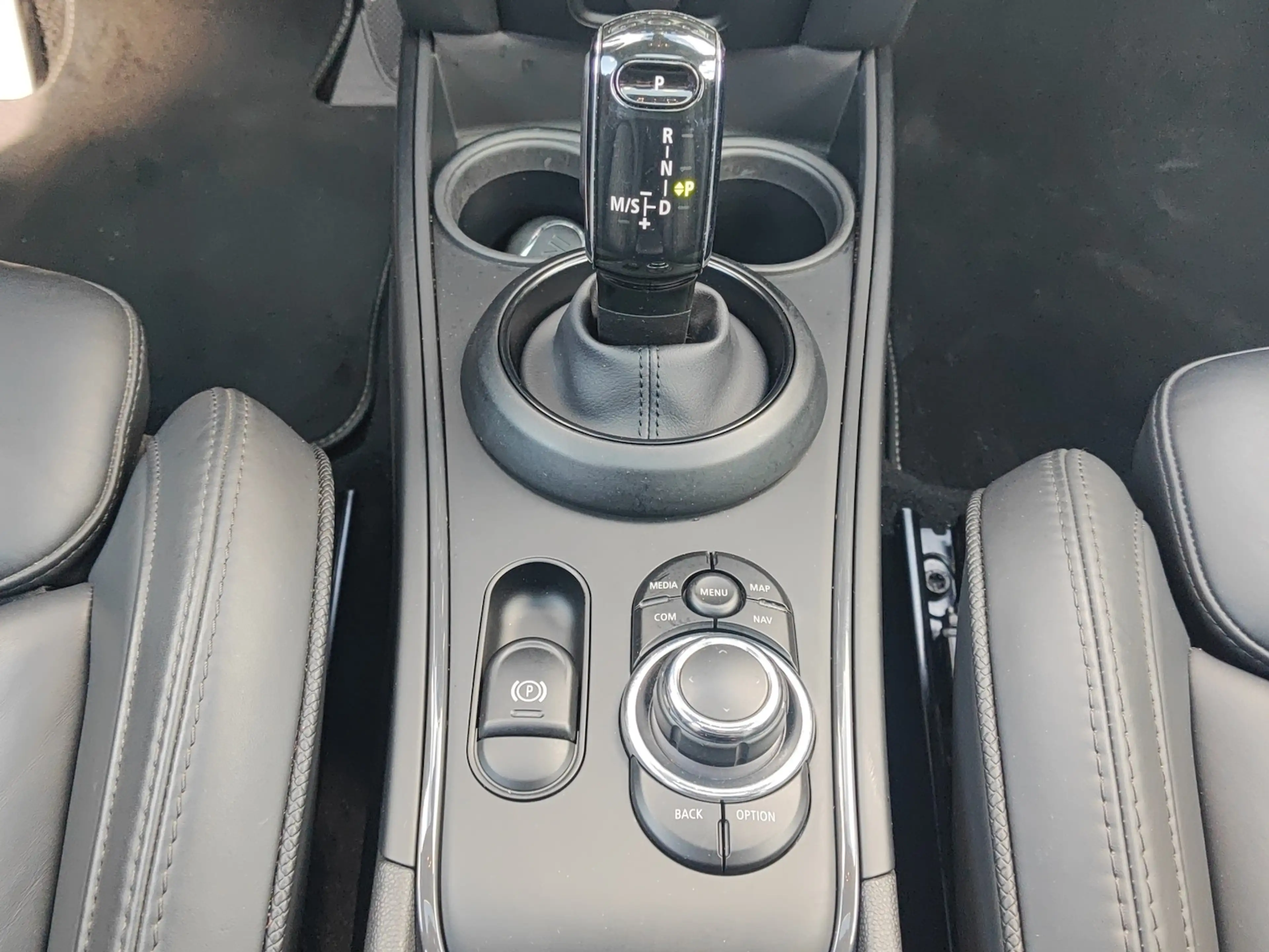 MINI Cooper Countryman Cooper Yours Trim ACC HUD HIFI — photo 12