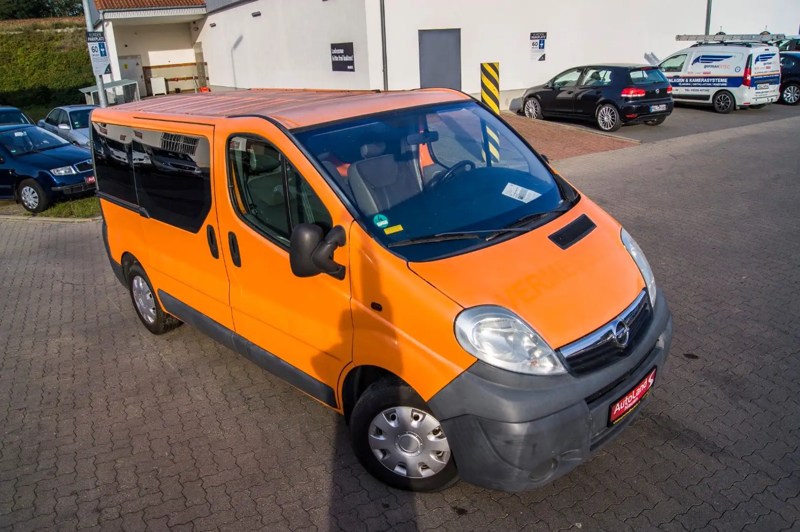 Opel Vivaro +3Sitze+Klima+TUV+1 Hand+NR5 Geel - 2