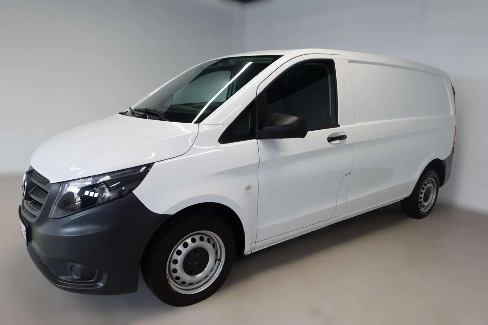 Mercedes-Benz Vito 111 CDI Klima AHK 1.Hand Scheckheft TÜV NEU Weiß - 1