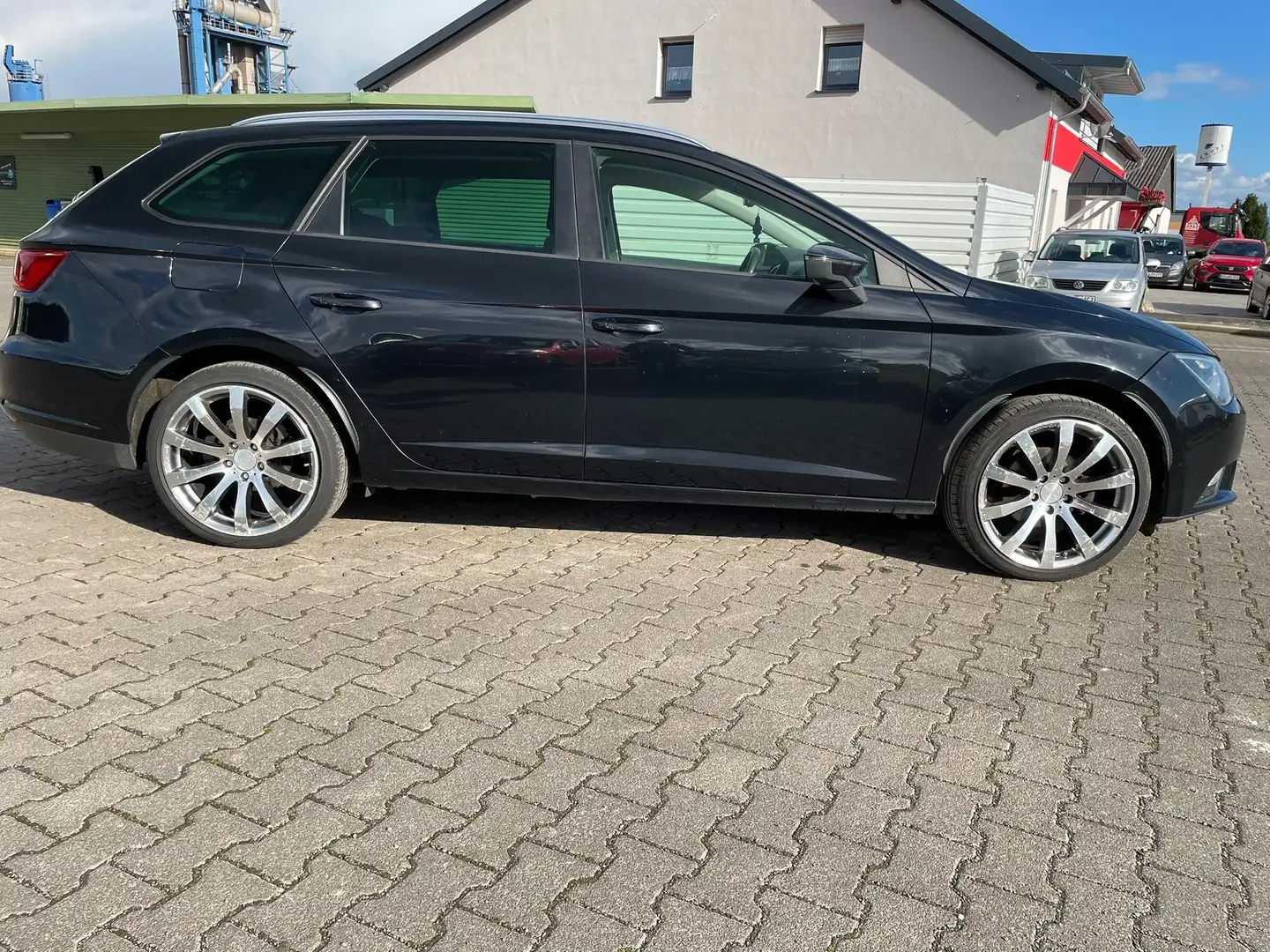 SEAT Leon Style 2Hand. Xenon Noir - 2