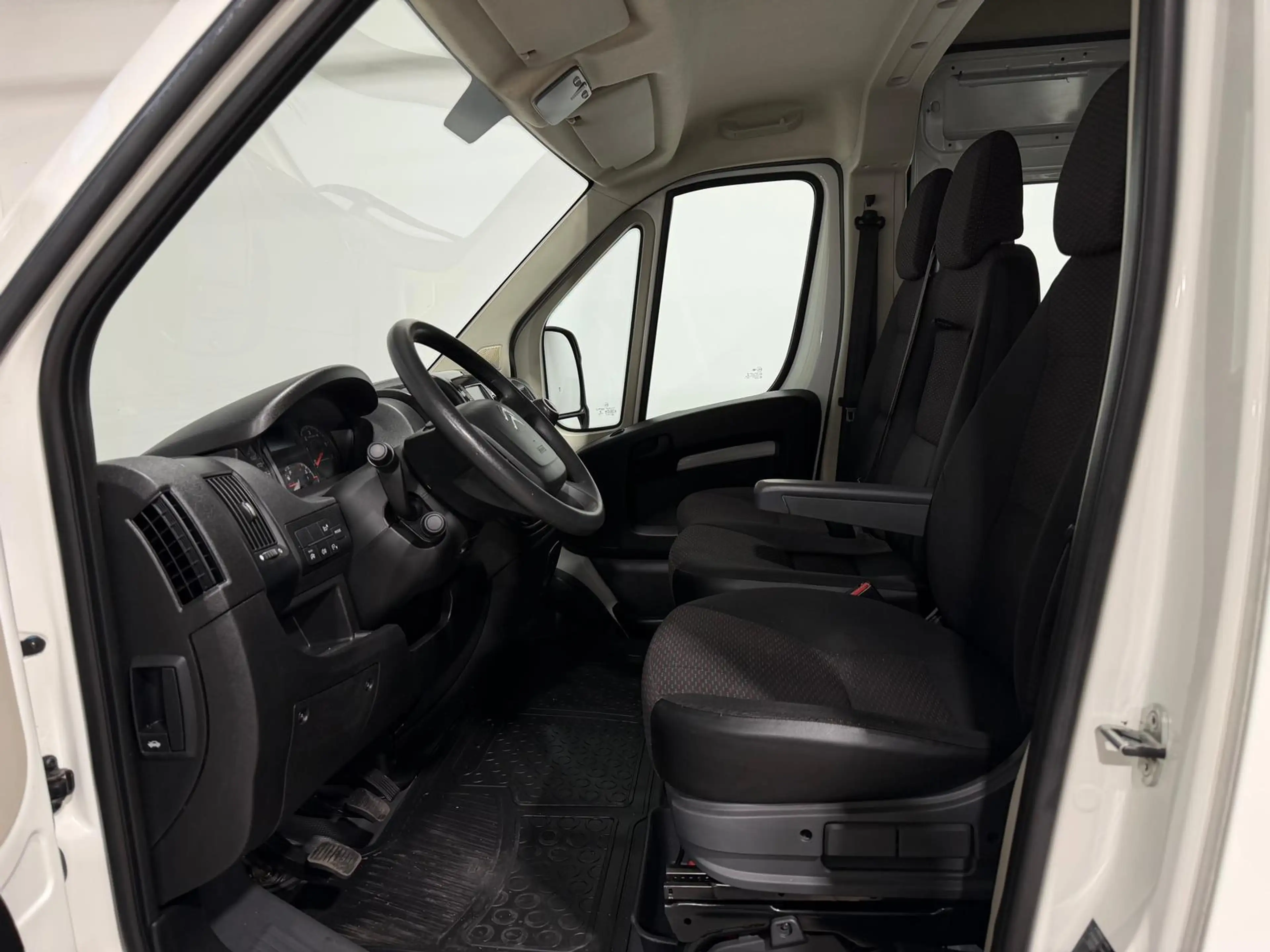 Citroen Jumper 35,Kasten-Doka(6-Si.),L3H2,AHK,2 Schiebet. — photo 14