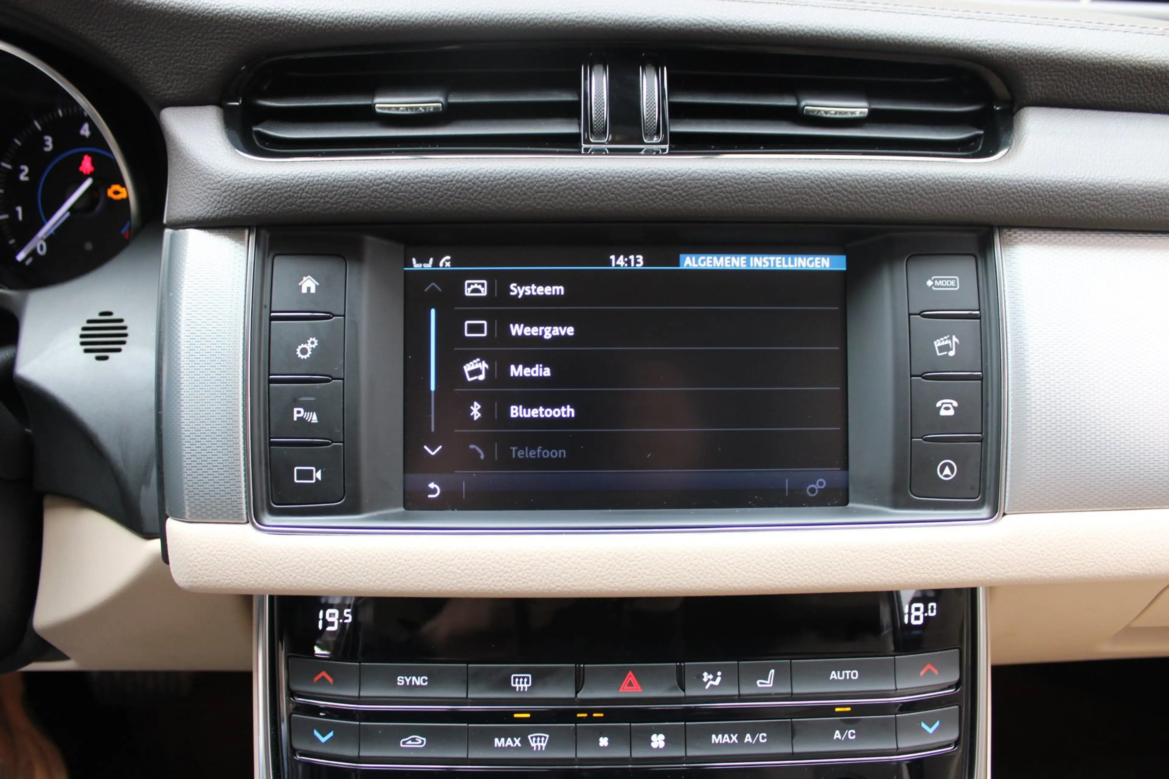 Jaguar XF 2.0 R-Sport|PDC|Camera|Stoel/Stuurverwarming|NAP — photo 27