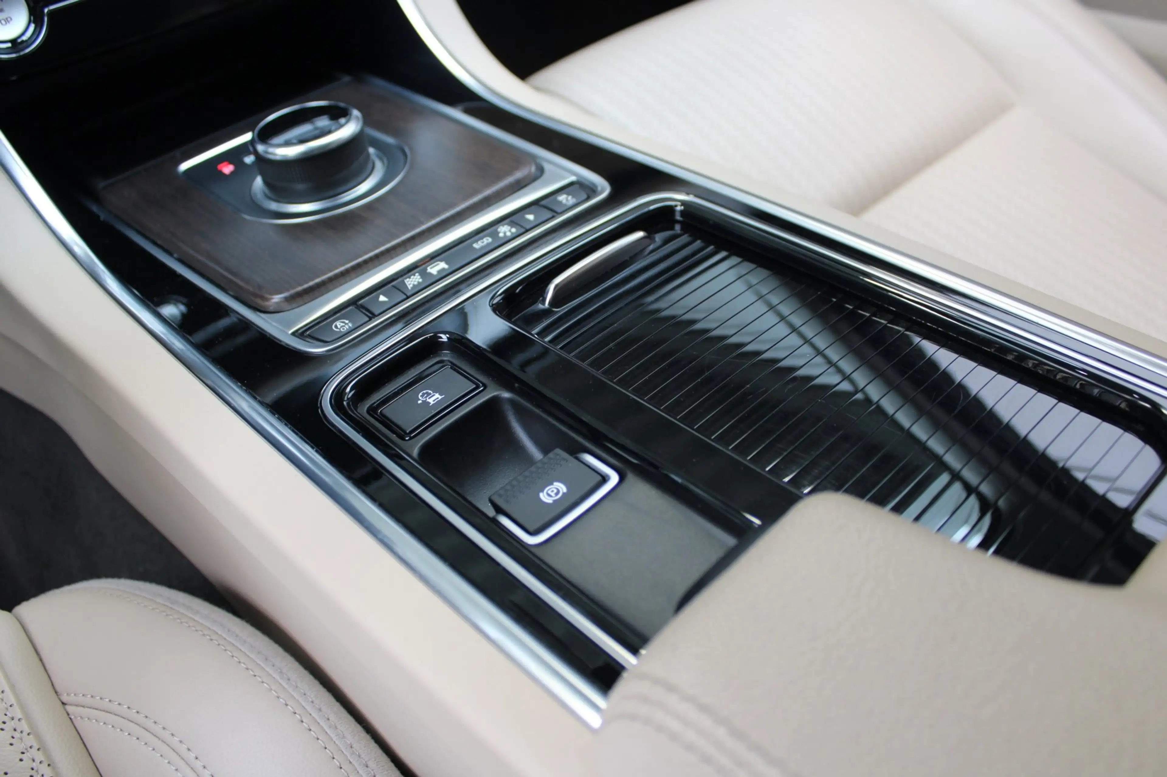 Jaguar XF 2.0 R-Sport|PDC|Camera|Stoel/Stuurverwarming|NAP — photo 31