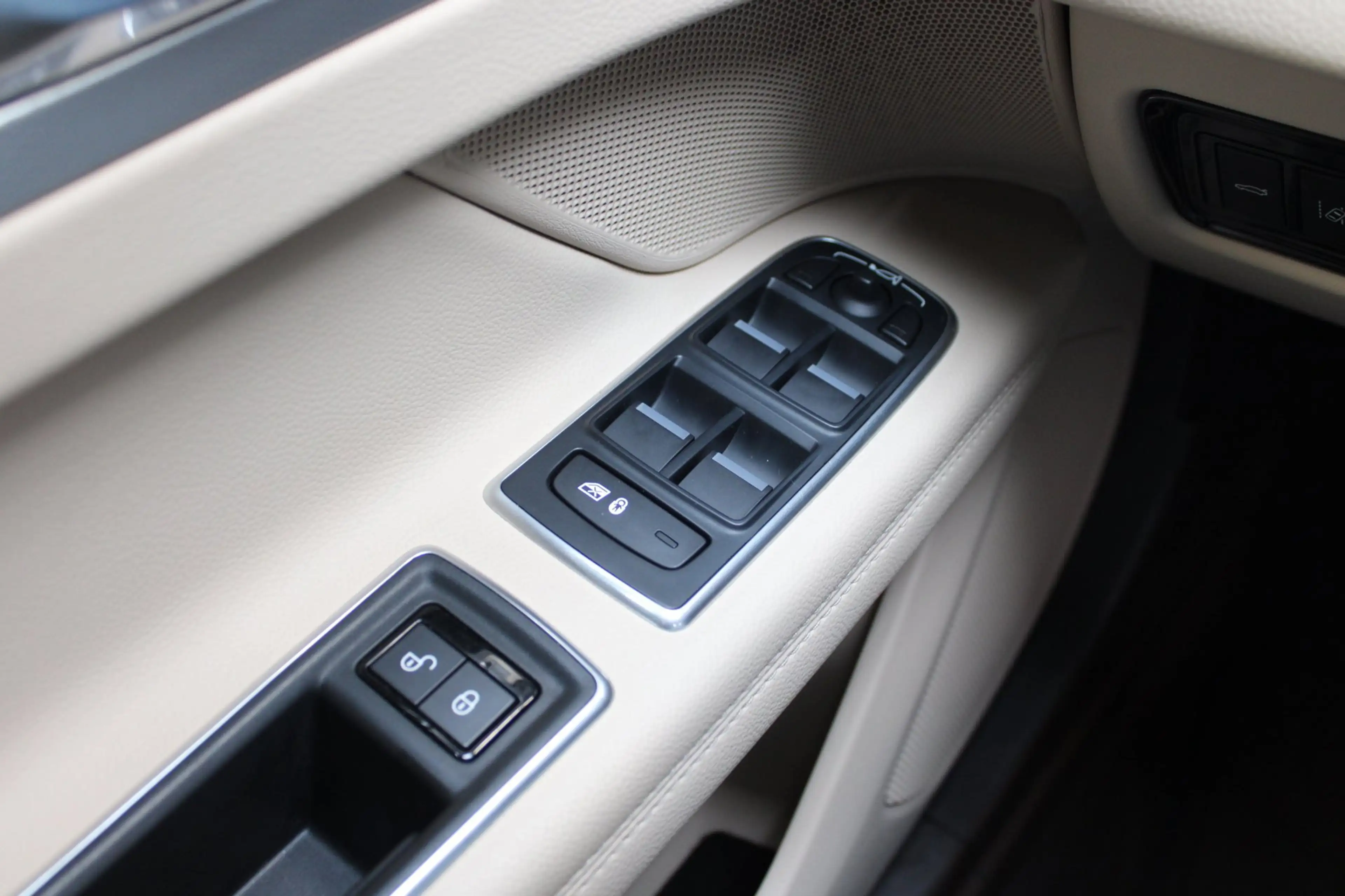Jaguar XF 2.0 R-Sport|PDC|Camera|Stoel/Stuurverwarming|NAP — photo 16