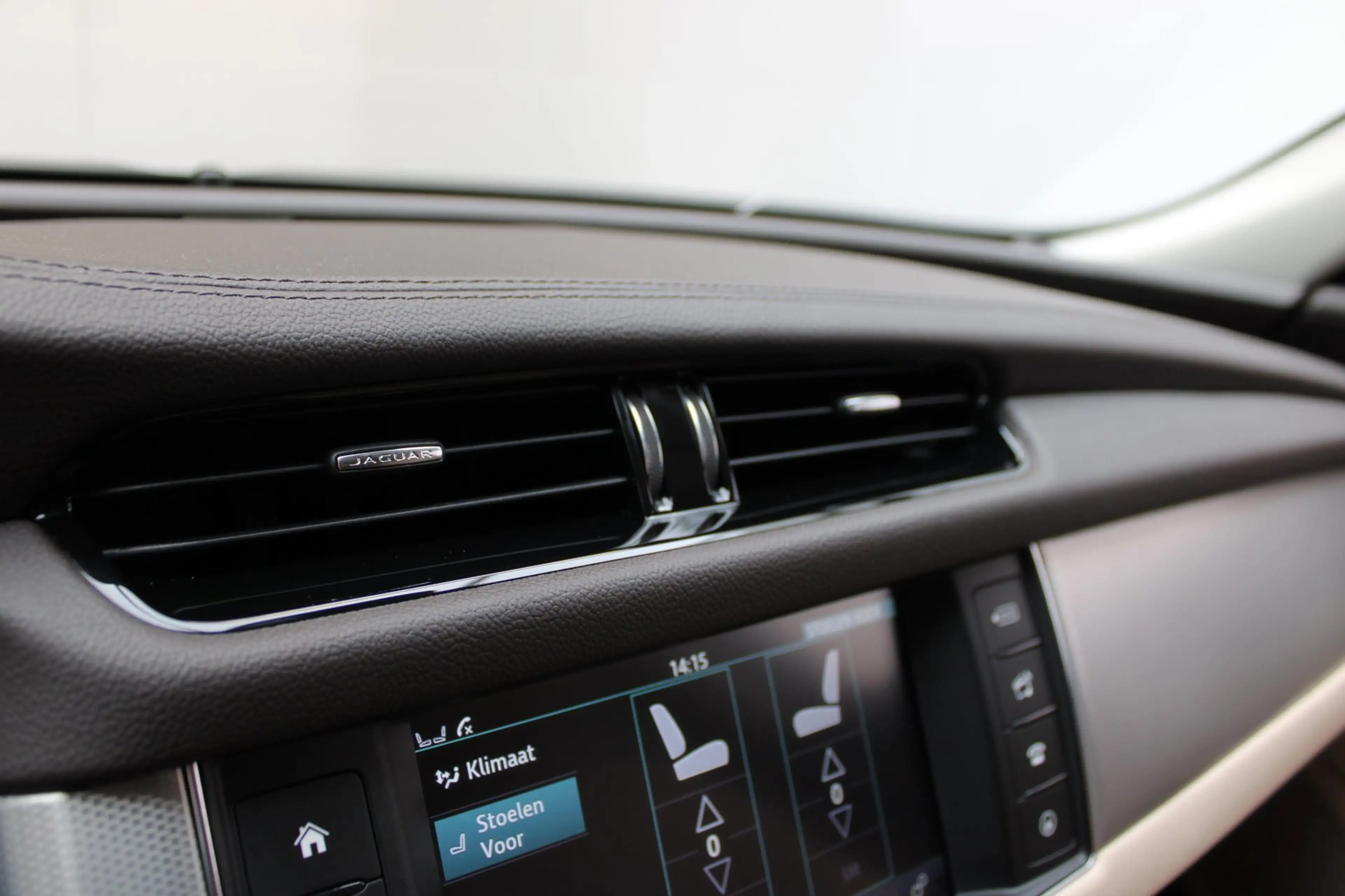 Jaguar XF 2.0 R-Sport|PDC|Camera|Stoel/Stuurverwarming|NAP — photo 24
