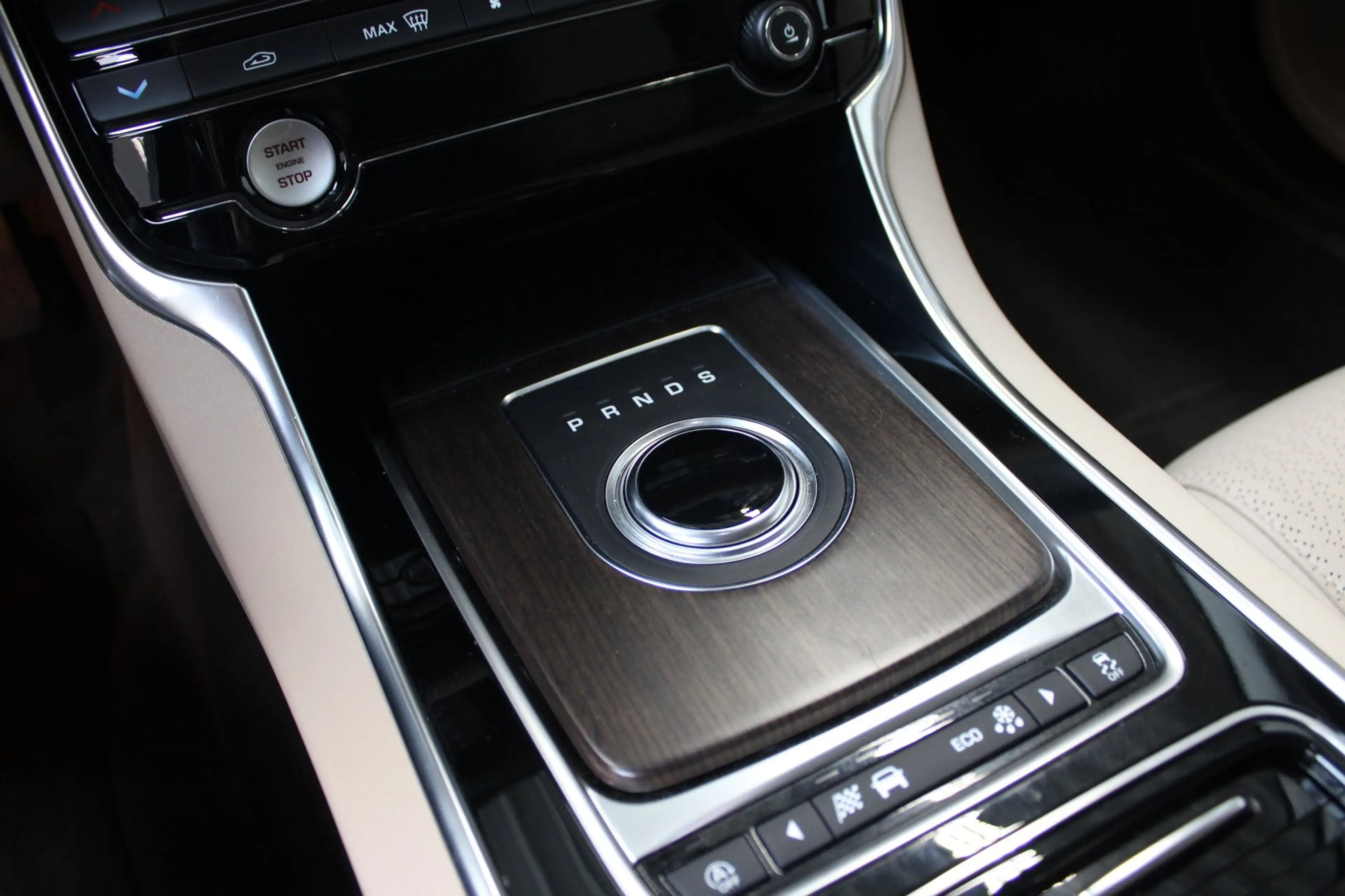 Jaguar XF 2.0 R-Sport|PDC|Camera|Stoel/Stuurverwarming|NAP — photo 32