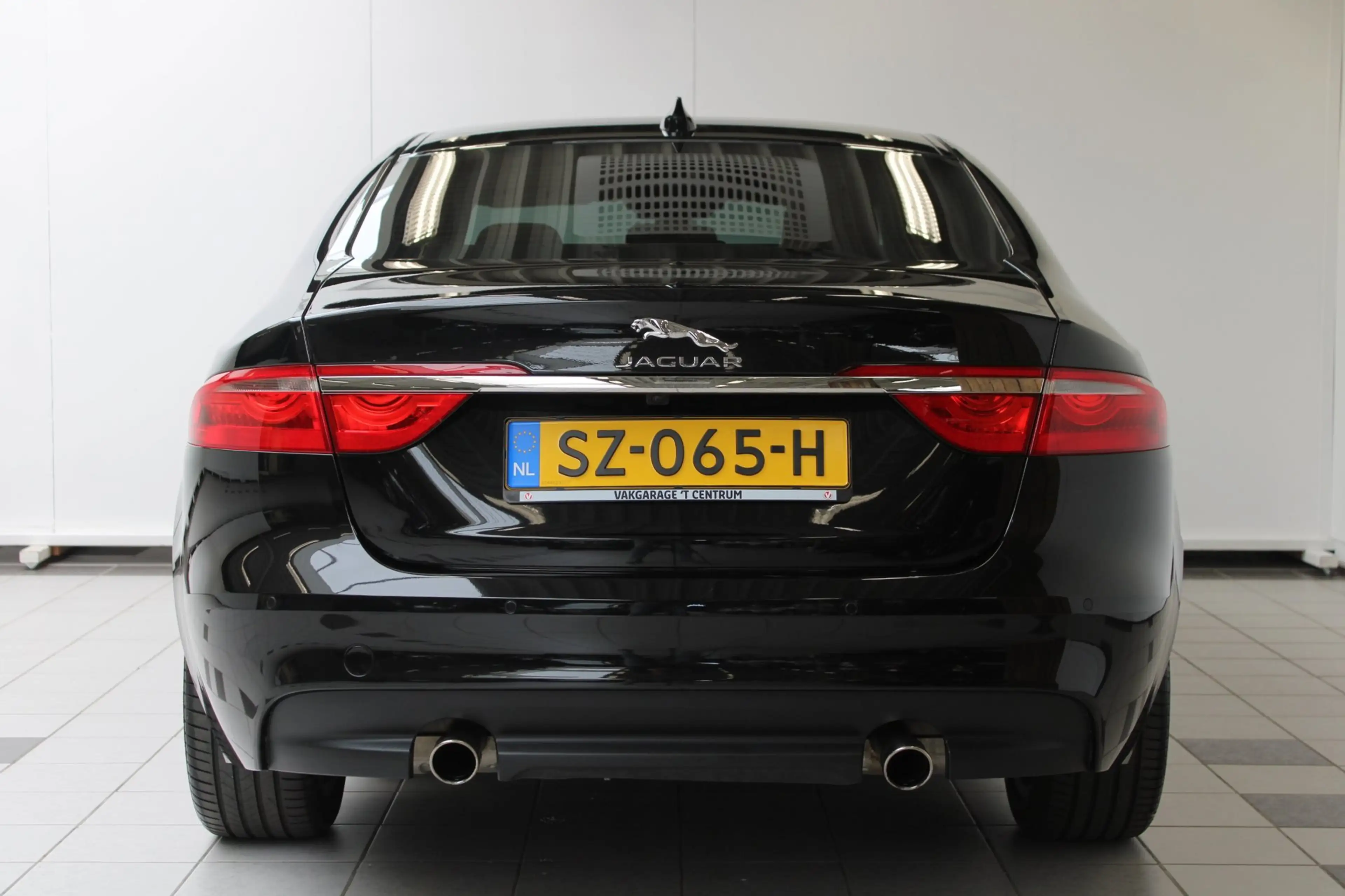 Jaguar XF 2.0 R-Sport|PDC|Camera|Stoel/Stuurverwarming|NAP — photo 7