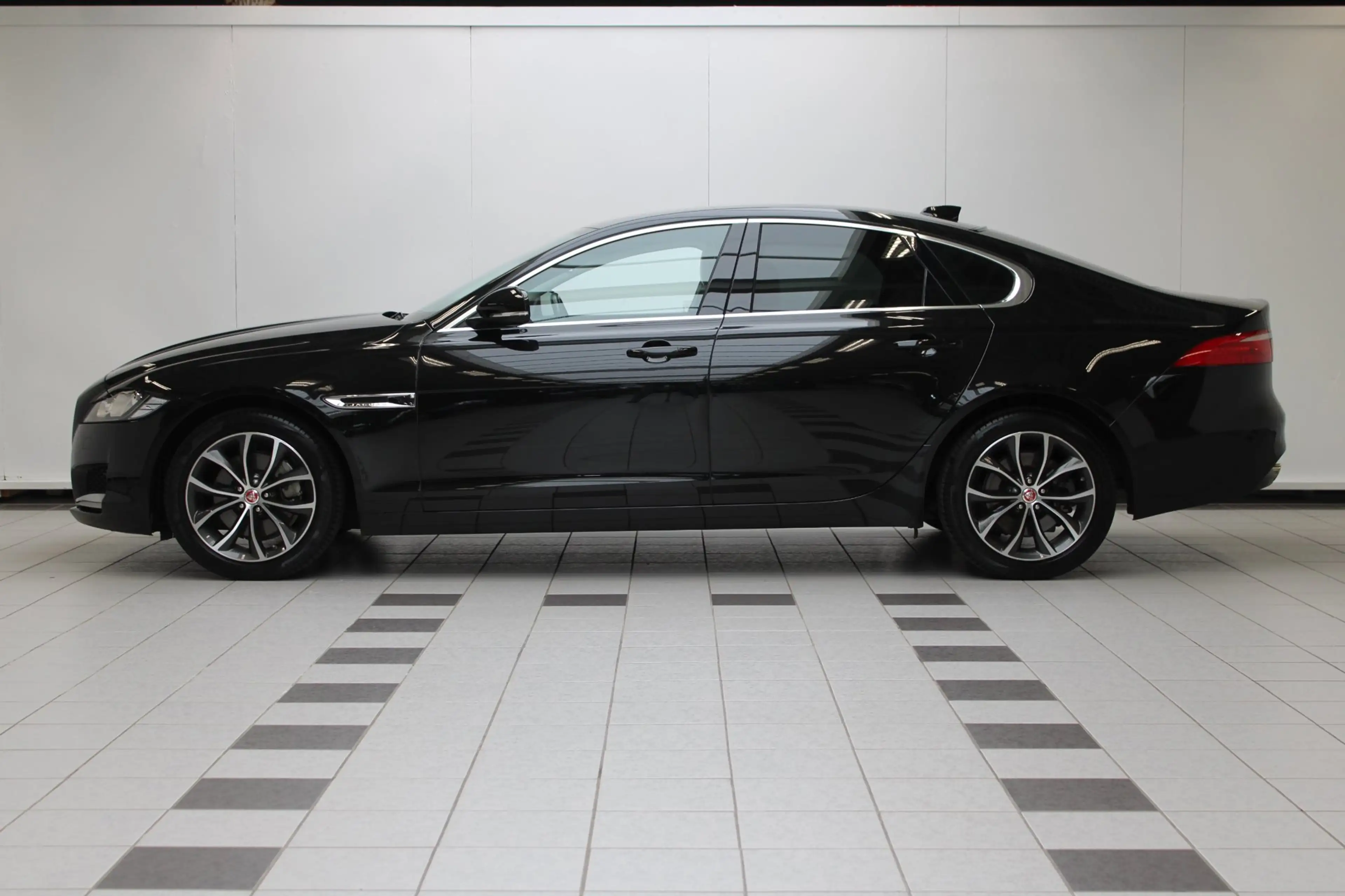 Jaguar XF 2.0 R-Sport|PDC|Camera|Stoel/Stuurverwarming|NAP — photo 3