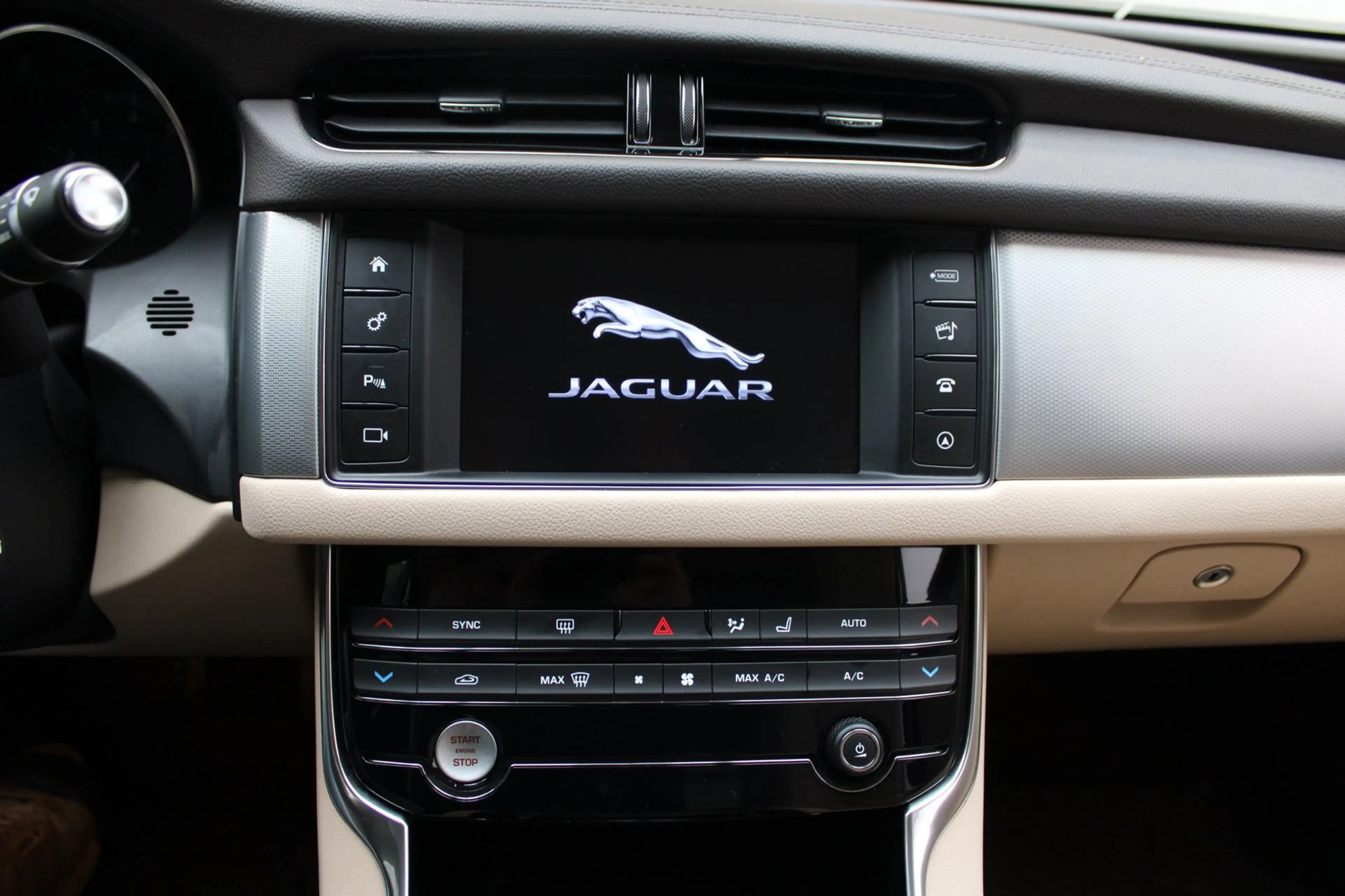 Jaguar XF 2.0 R-Sport|PDC|Camera|Stoel/Stuurverwarming|NAP — photo 25