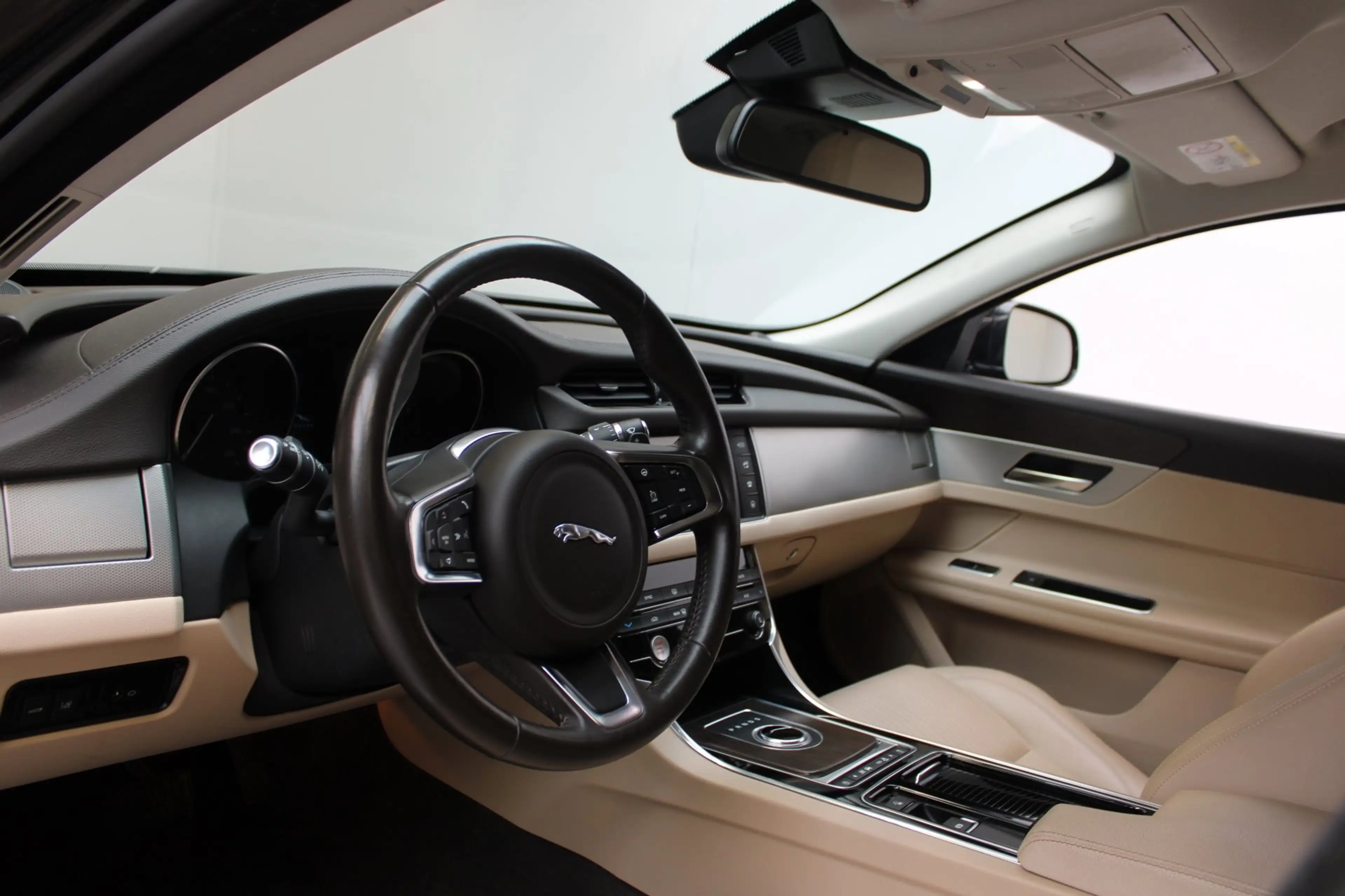 Jaguar XF 2.0 R-Sport|PDC|Camera|Stoel/Stuurverwarming|NAP — photo 12