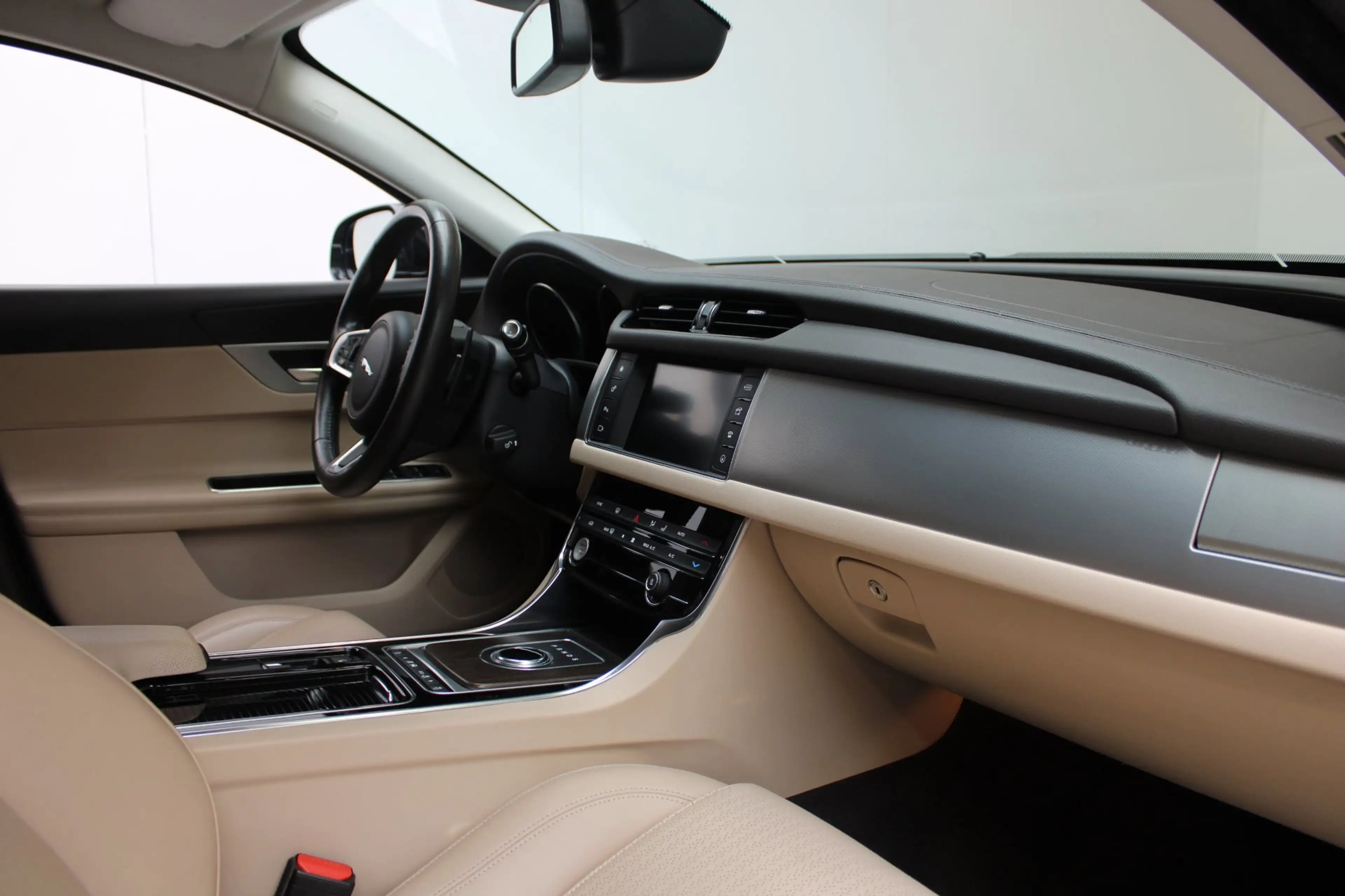Jaguar XF 2.0 R-Sport|PDC|Camera|Stoel/Stuurverwarming|NAP — photo 35