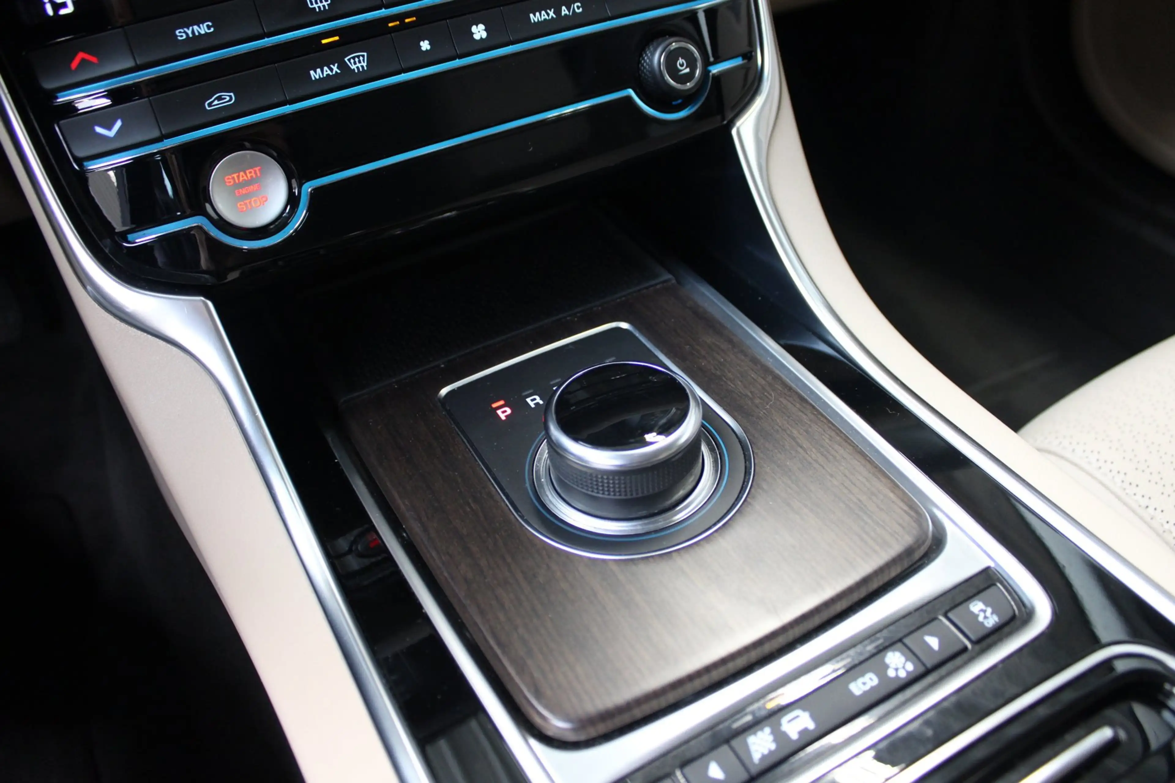 Jaguar XF 2.0 R-Sport|PDC|Camera|Stoel/Stuurverwarming|NAP — photo 33
