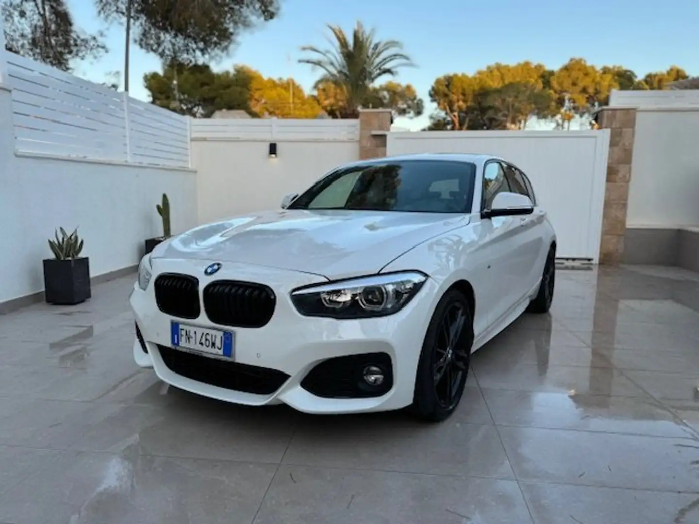 BMW 114 D M Sport Shadow Beyaz - 1
