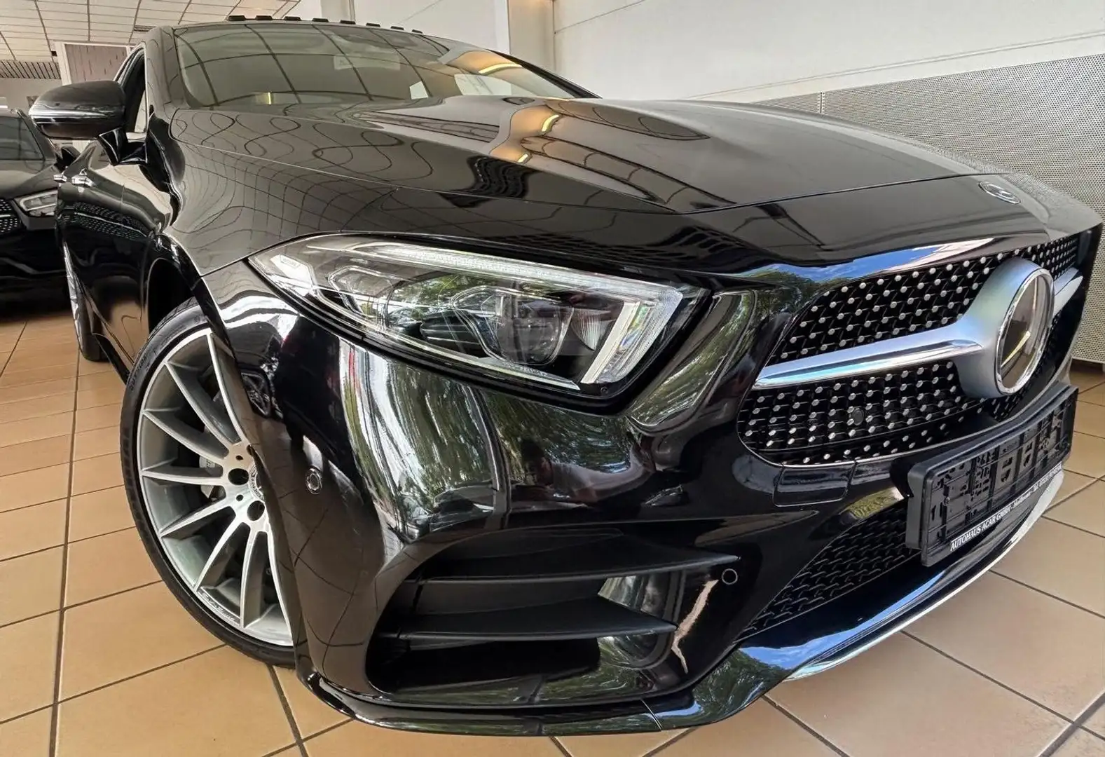Mercedes-Benz CLS 400 d 4Matic AMG-Line Multibeam Burmester Kamera KeyGo Noir - 1