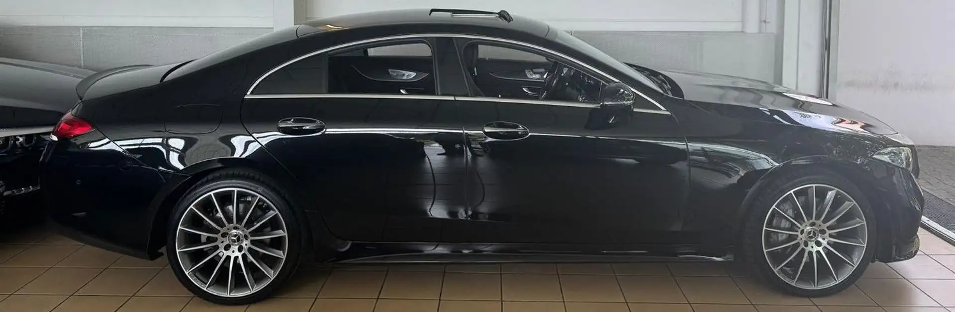 Mercedes-Benz CLS 400 d 4Matic AMG-Line Multibeam Burmester Kamera KeyGo Noir - 2