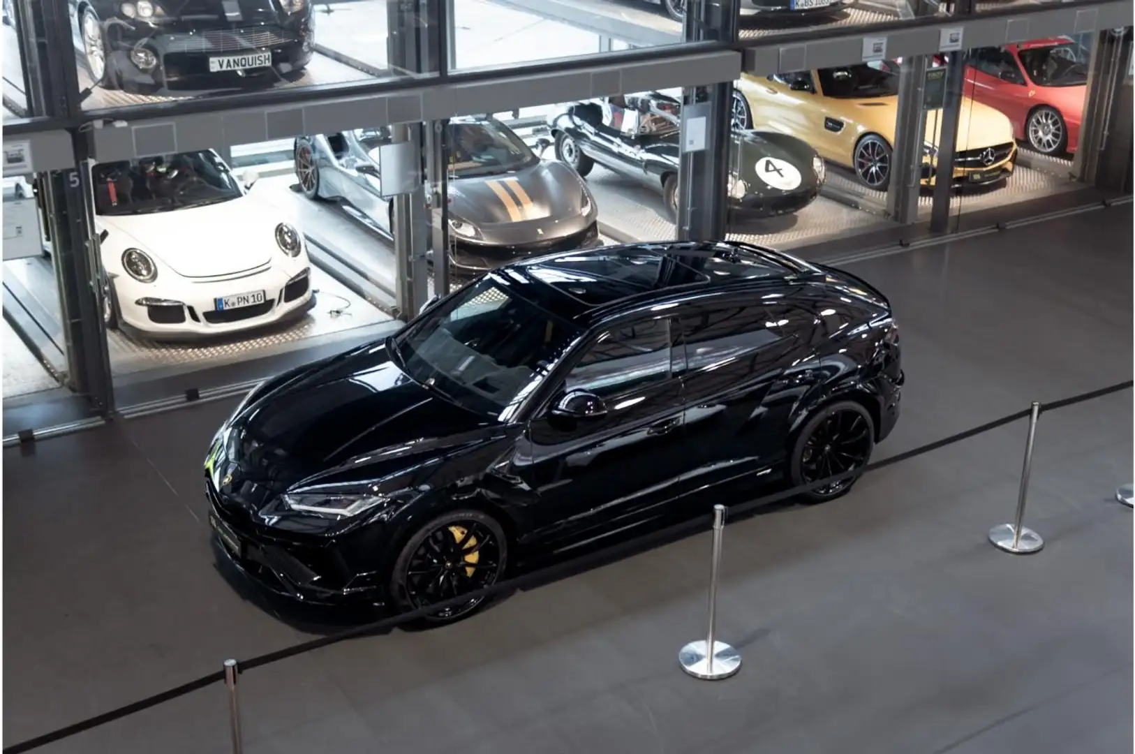 Lamborghini Urus S - 1Hd. - 3.200KM Schwarz - 1