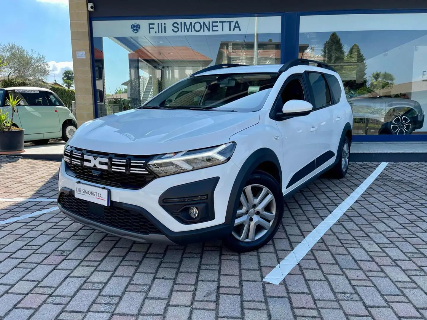 Dacia Jogger 1.0 TCe 110 CV 5 posti Expression Weiß - 1
