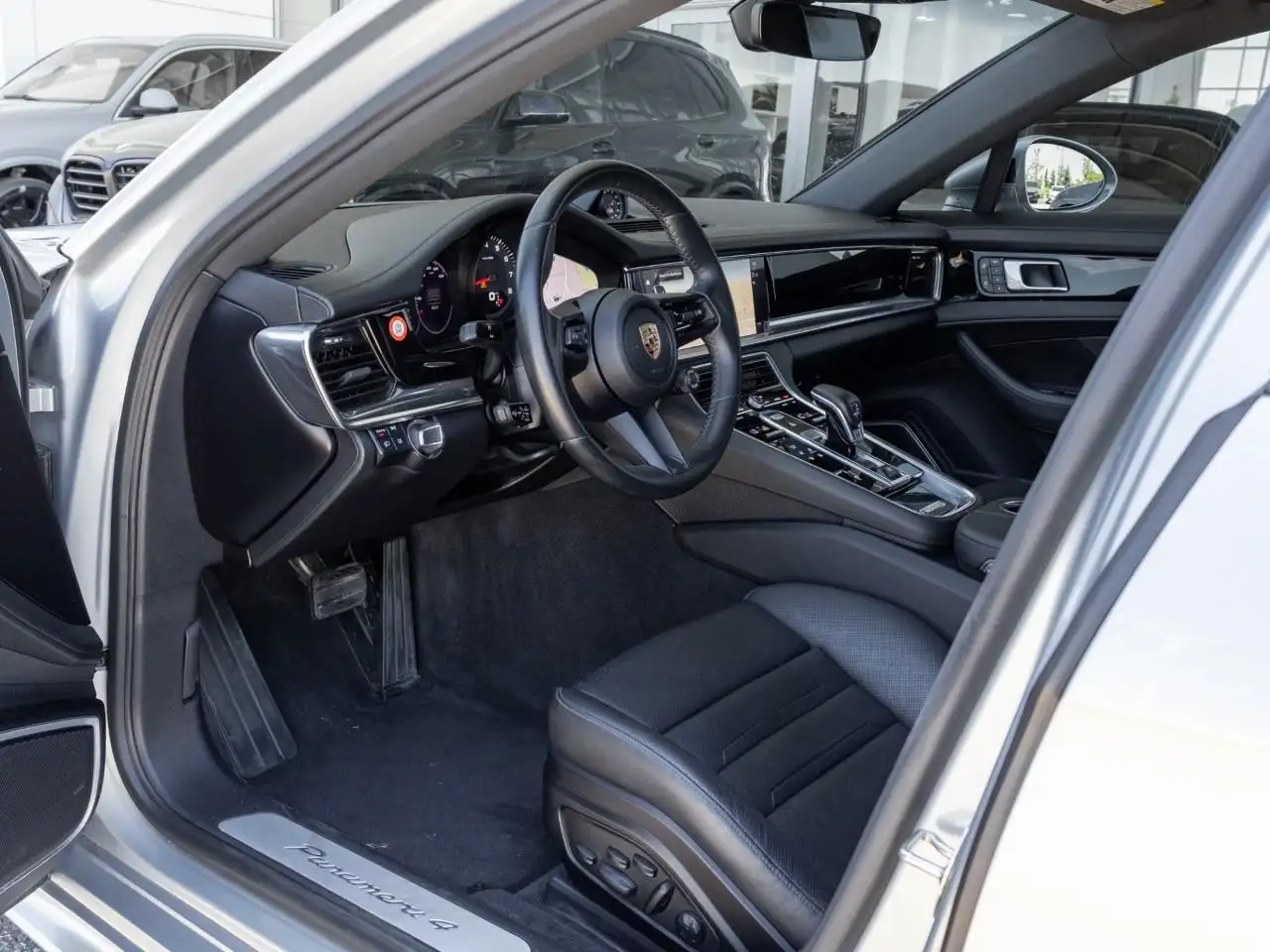 Porsche Panamera снимка Porsche Panamera