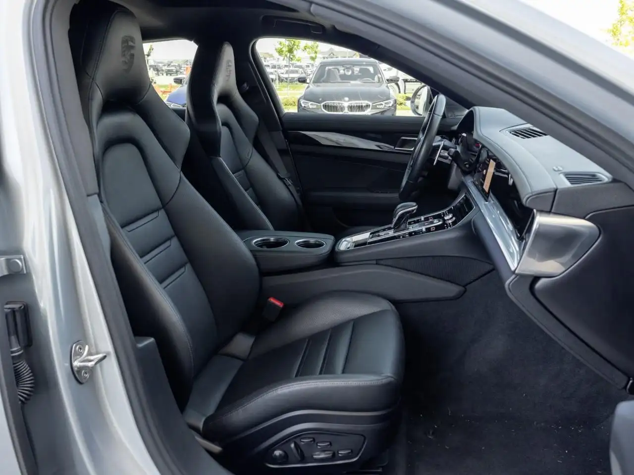 Porsche Panamera снимка Porsche Panamera