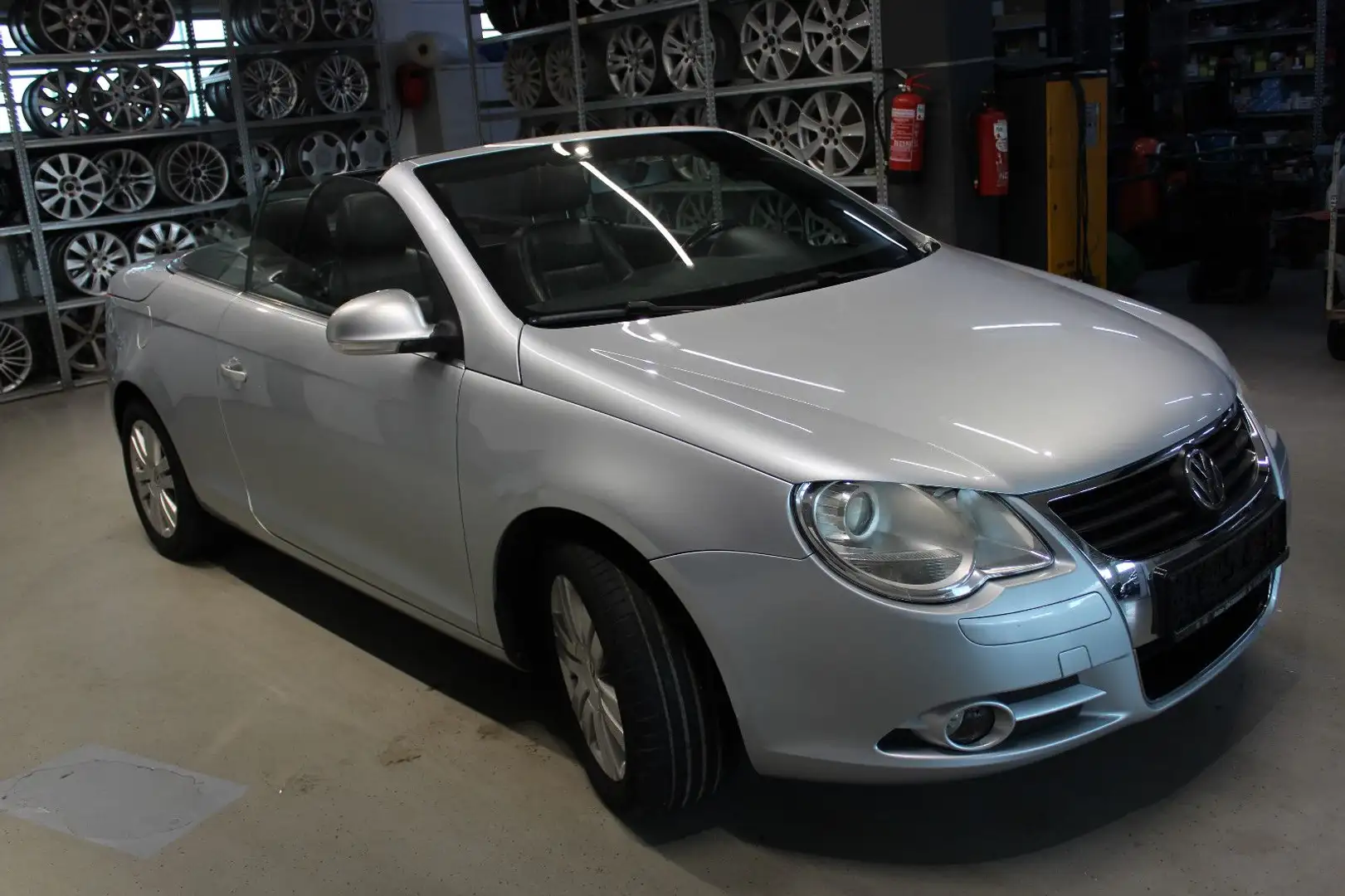Volkswagen Eos 2.0*CABRIO*KLIMA*SHZ*EPH*SPORTSITZE* Срібний - 1