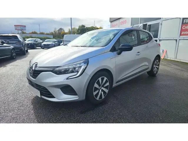 Renault Clio view 2