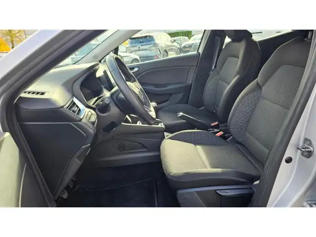 Renault Clio view 11