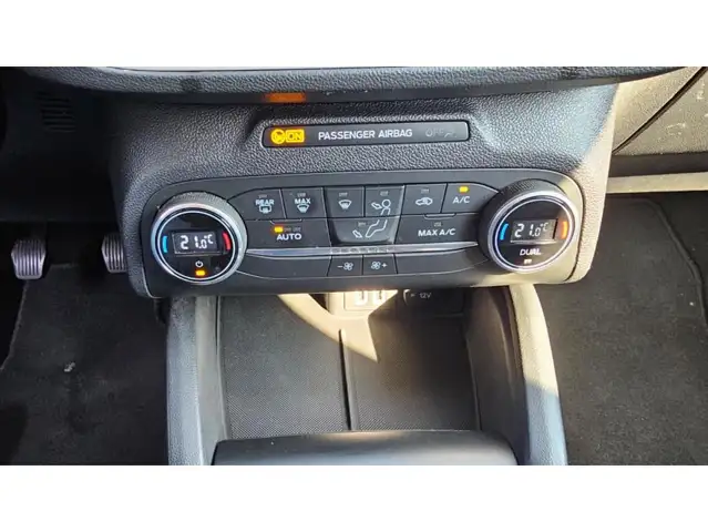 Ford Focus view 9