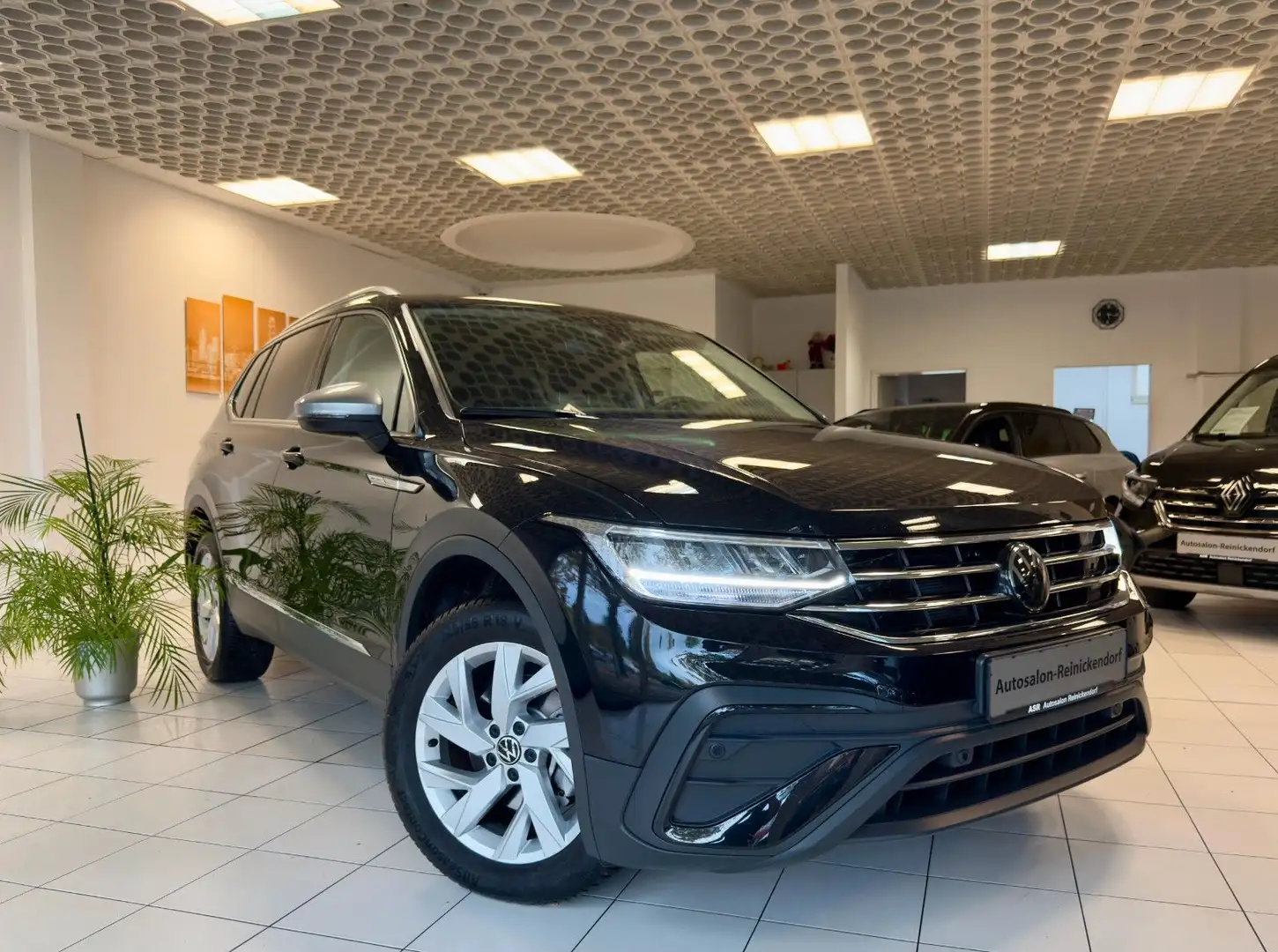 Volkswagen Tiguan Allspace 1.5 TSI DSG Life*7Sitzer*AHK*ACC Schwarz - 1