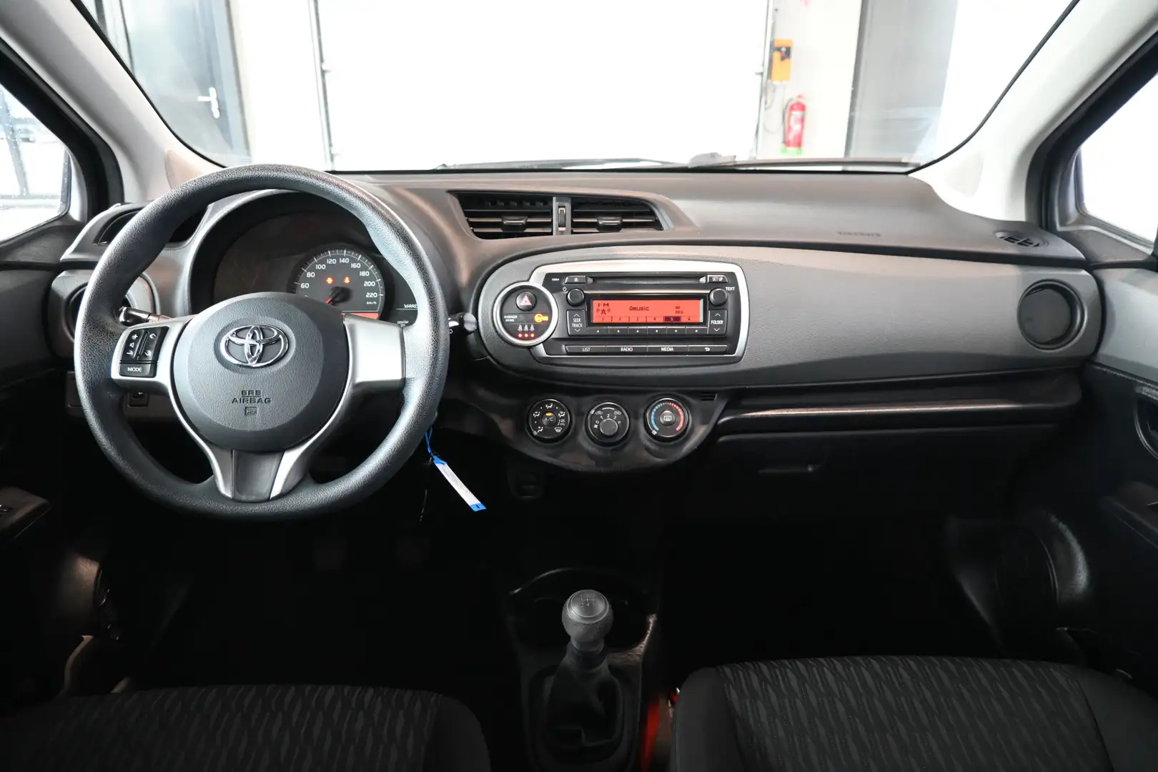 Toyota Yaris 1.0 VVT-i Now Airco Elektrisch Pakket 1e Eigenaar! Noir - 2